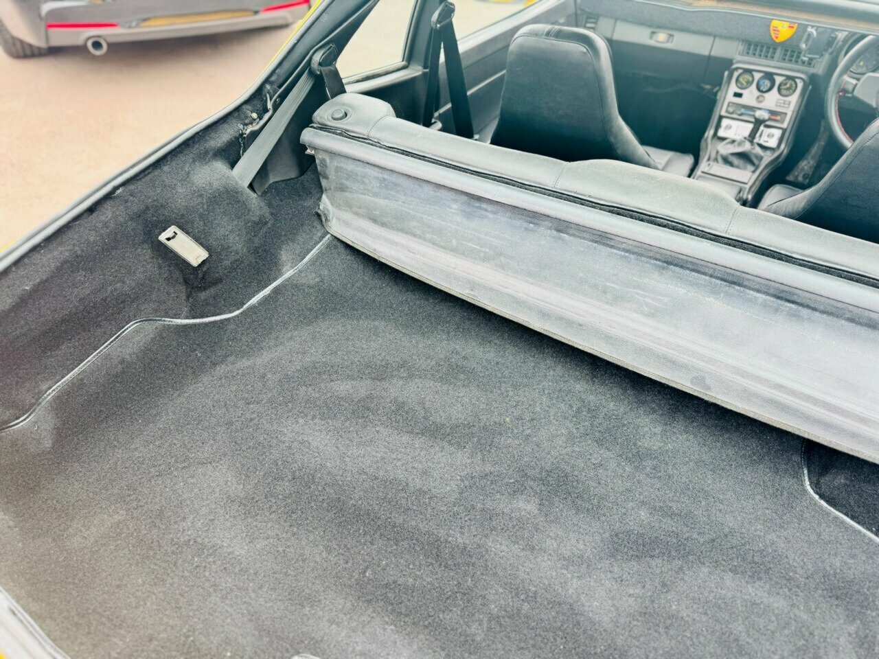 1985 PORSCHE 944 MANUAL 2D COUPE