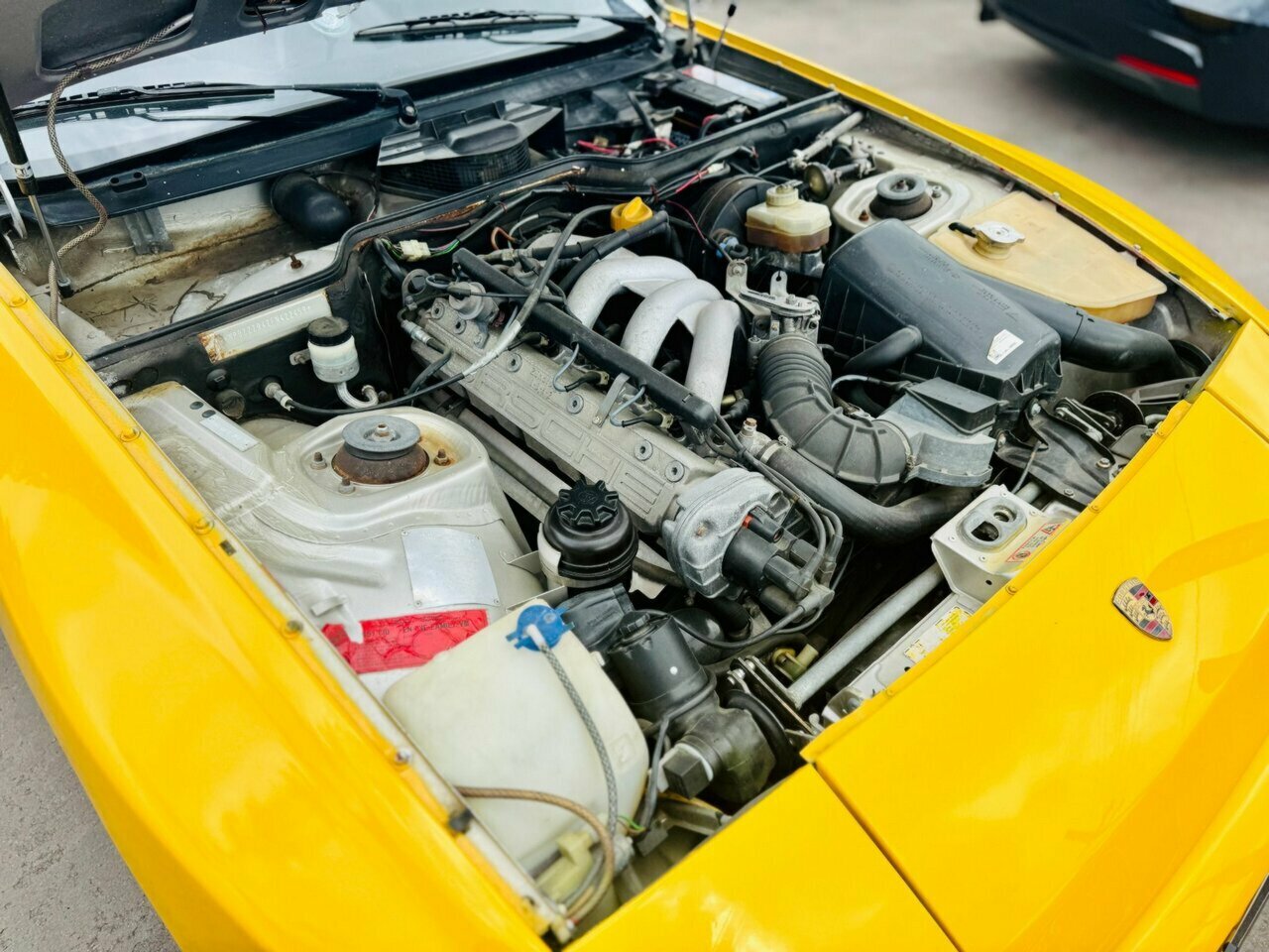 1985 PORSCHE 944 MANUAL 2D COUPE