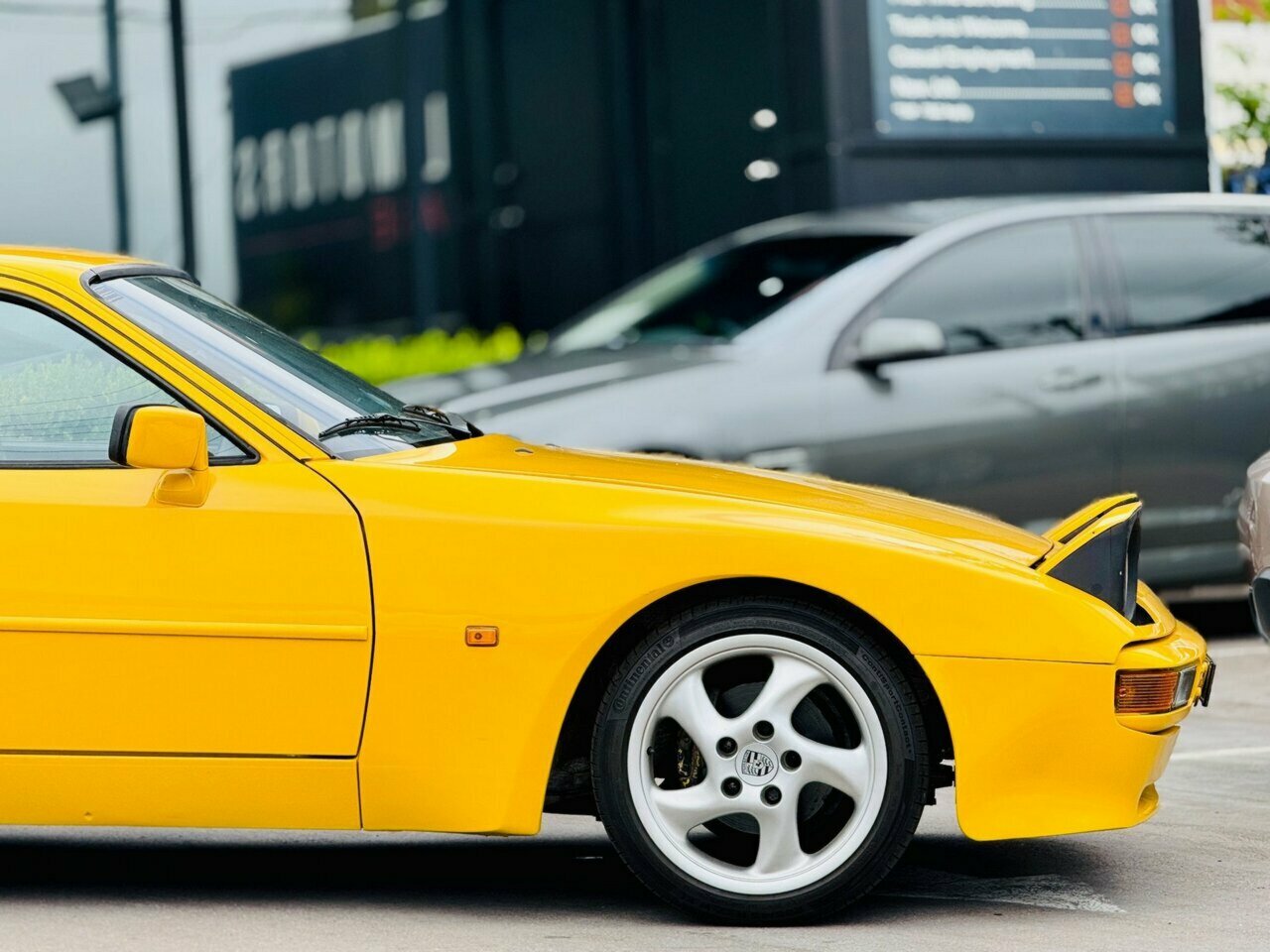 1985 PORSCHE 944 MANUAL 2D COUPE