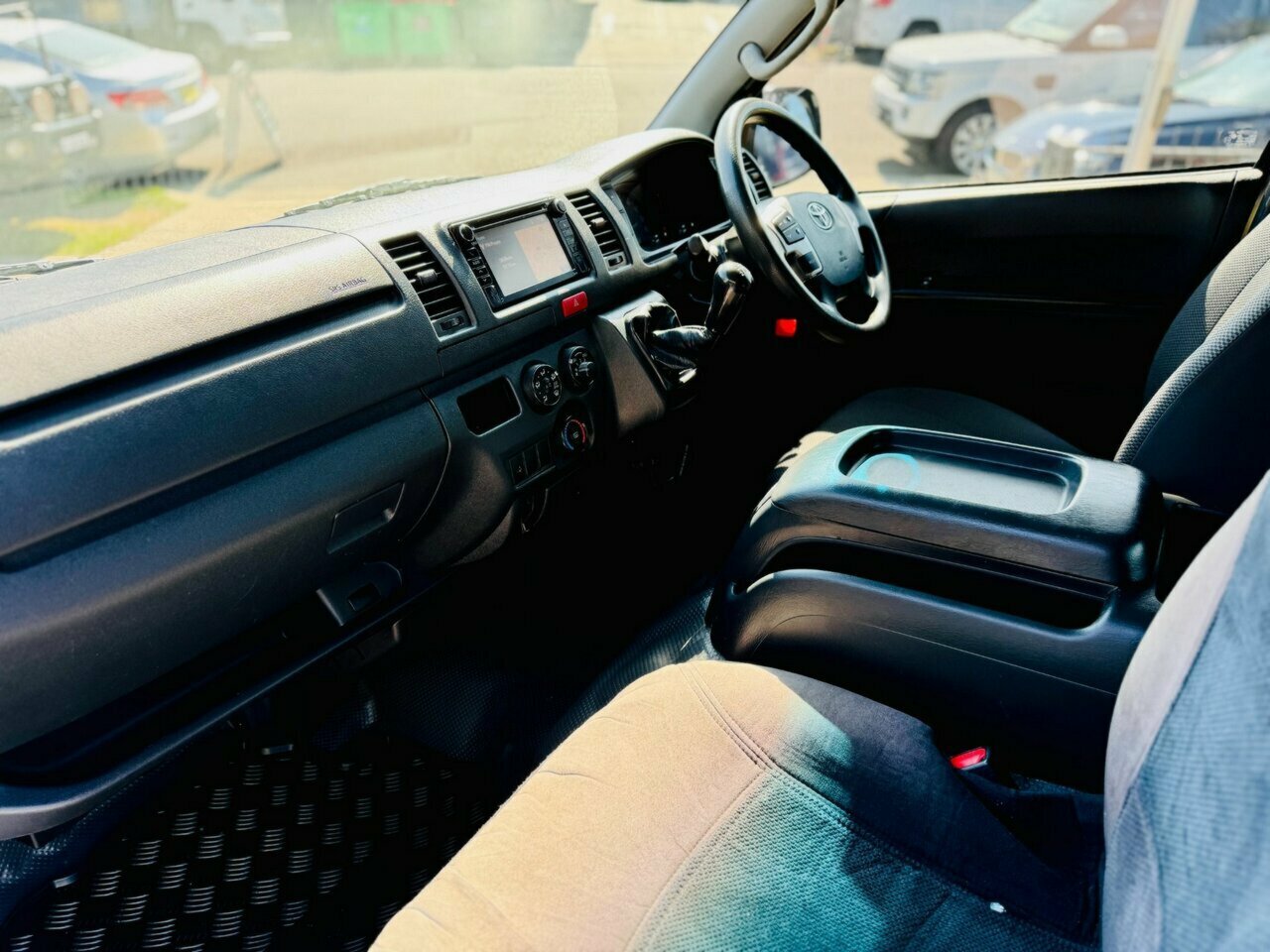 2018 TOYOTA HIACE LWB KDH201R MY16 MANUAL 4D VAN