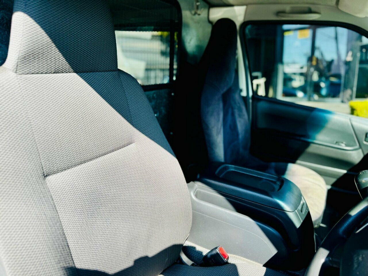 2018 TOYOTA HIACE LWB KDH201R MY16 MANUAL 4D VAN