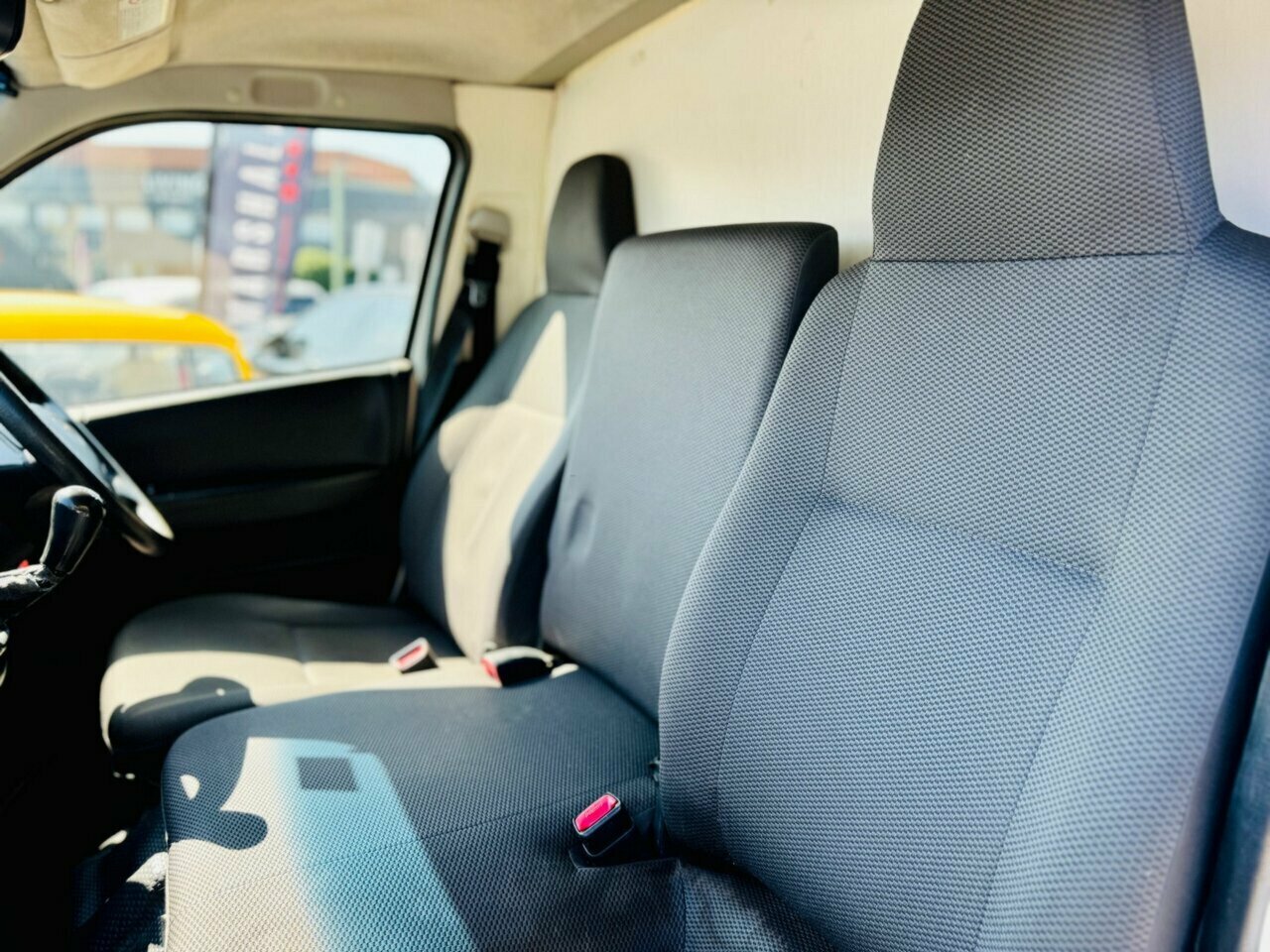 2013 TOYOTA HIACE LWB KDH201R MY12 UPGRADE MANUAL 4D VAN