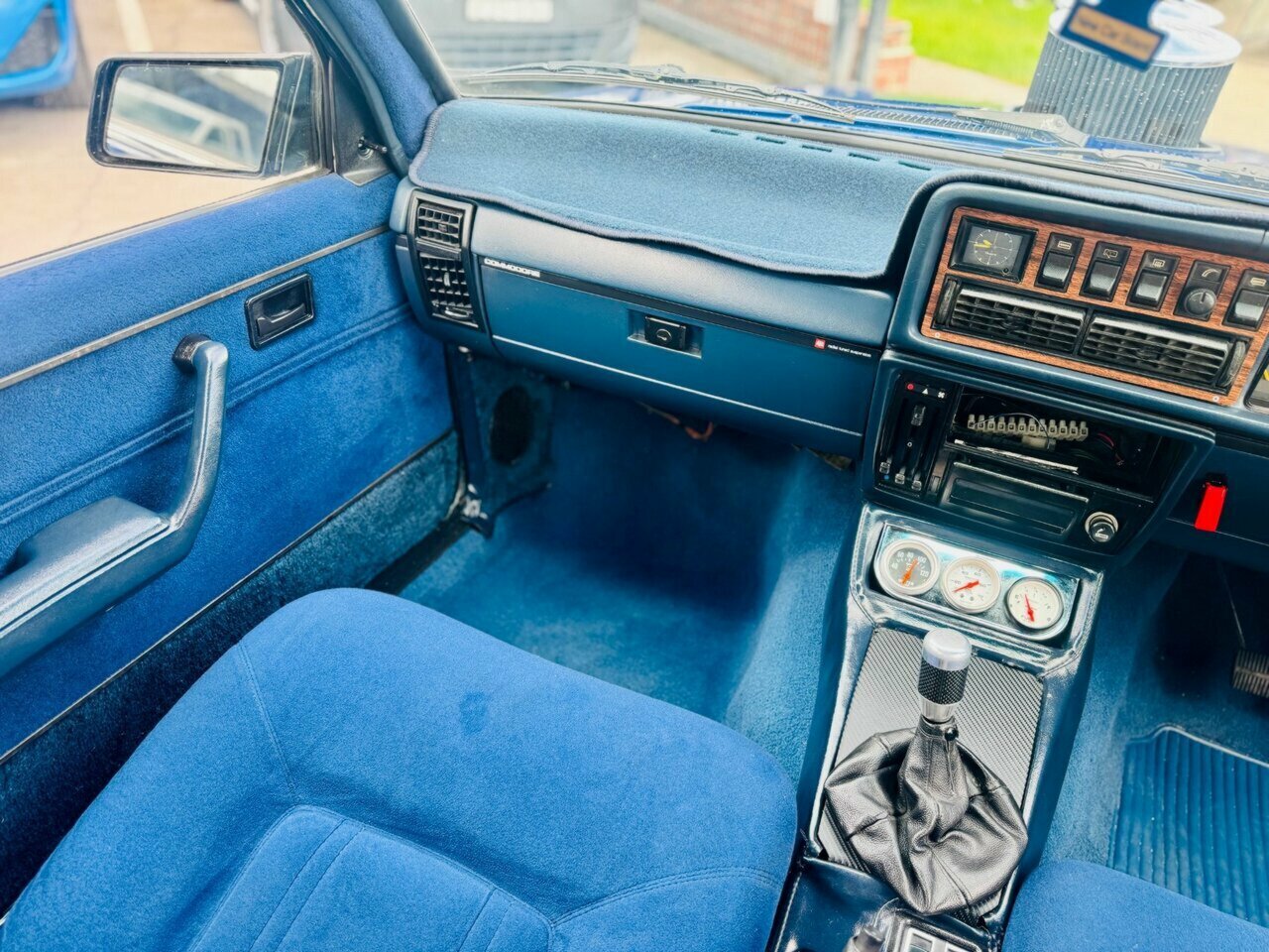 1983 HOLDEN COMMODORE VH SLE MAN 4SP 5.0 SEDAN