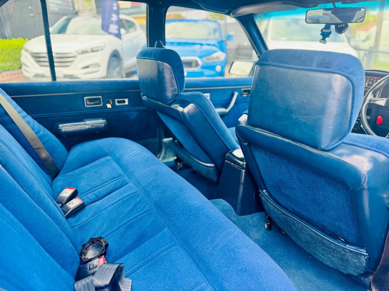 1983 HOLDEN COMMODORE VH SLE MAN 4SP 5.0 SEDAN