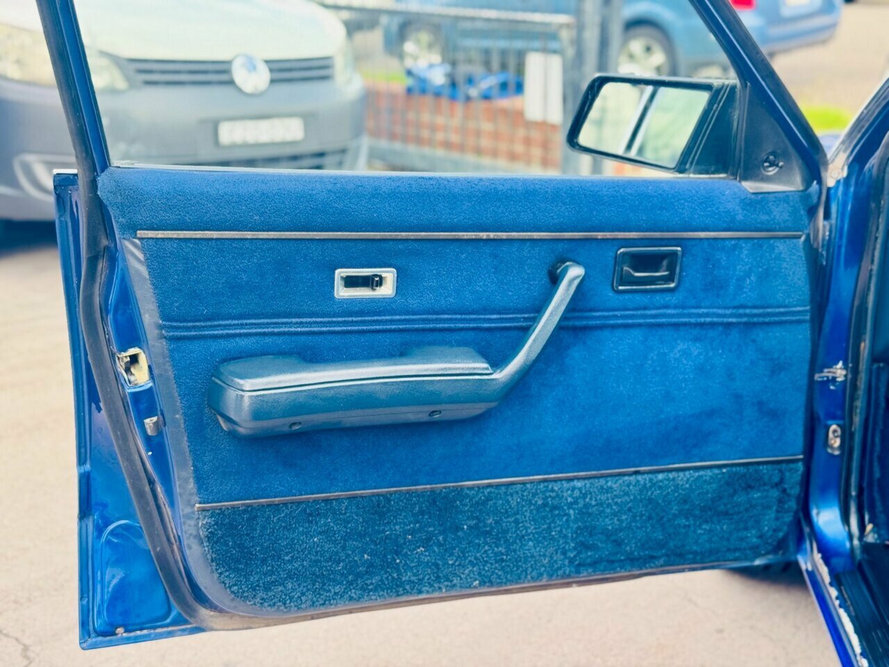 1983 HOLDEN COMMODORE VH SLE MAN 4SP 5.0 SEDAN