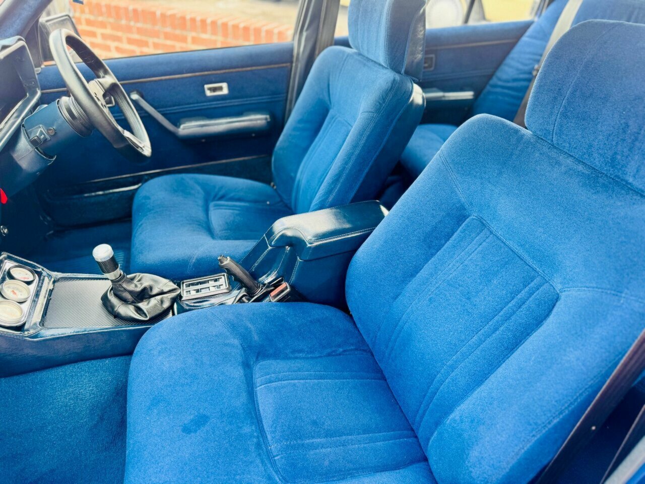 1983 HOLDEN COMMODORE VH SLE MAN 4SP 5.0 SEDAN