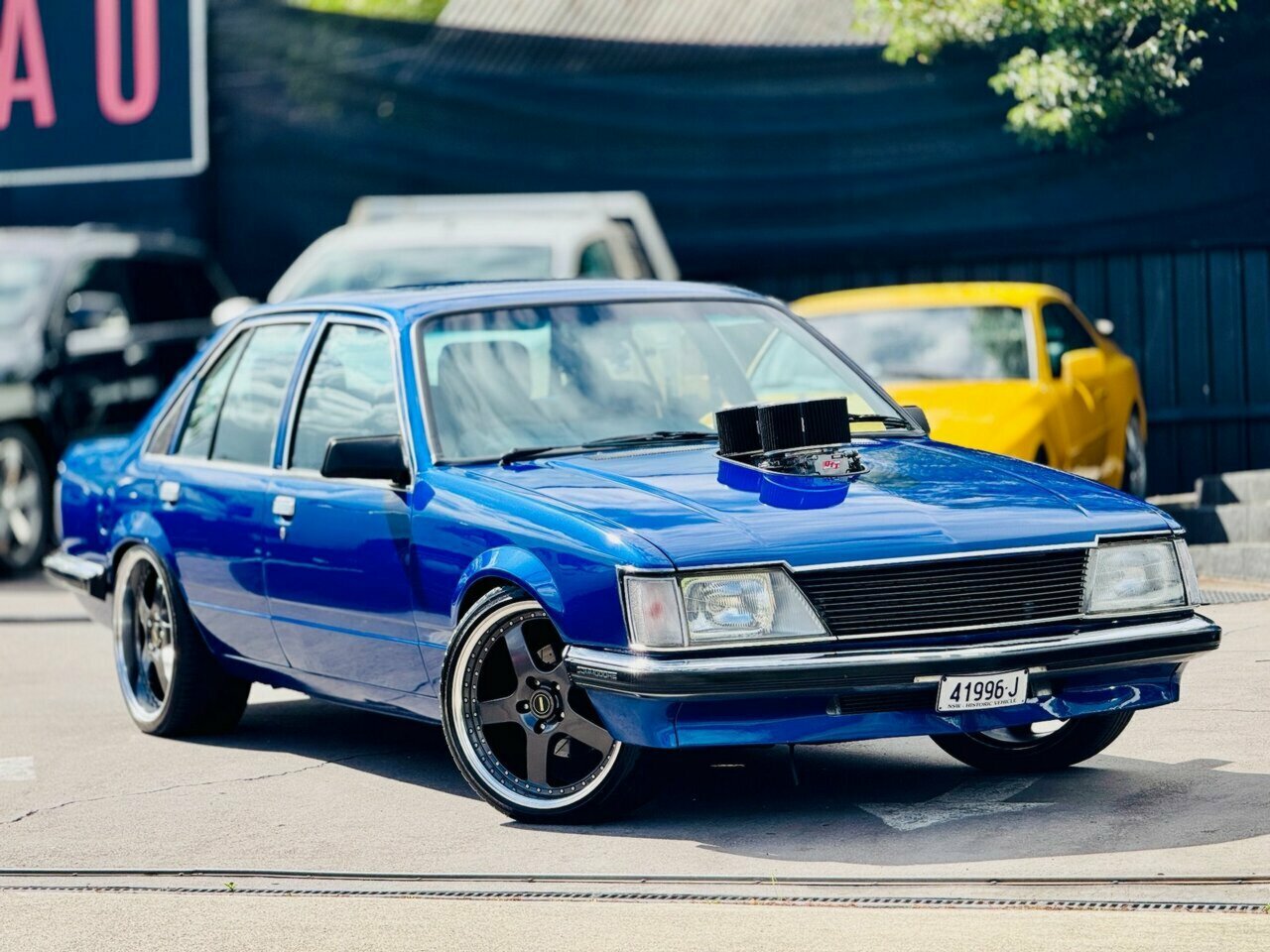 1983 HOLDEN COMMODORE VH SLE MAN 4SP 5.0 SEDAN