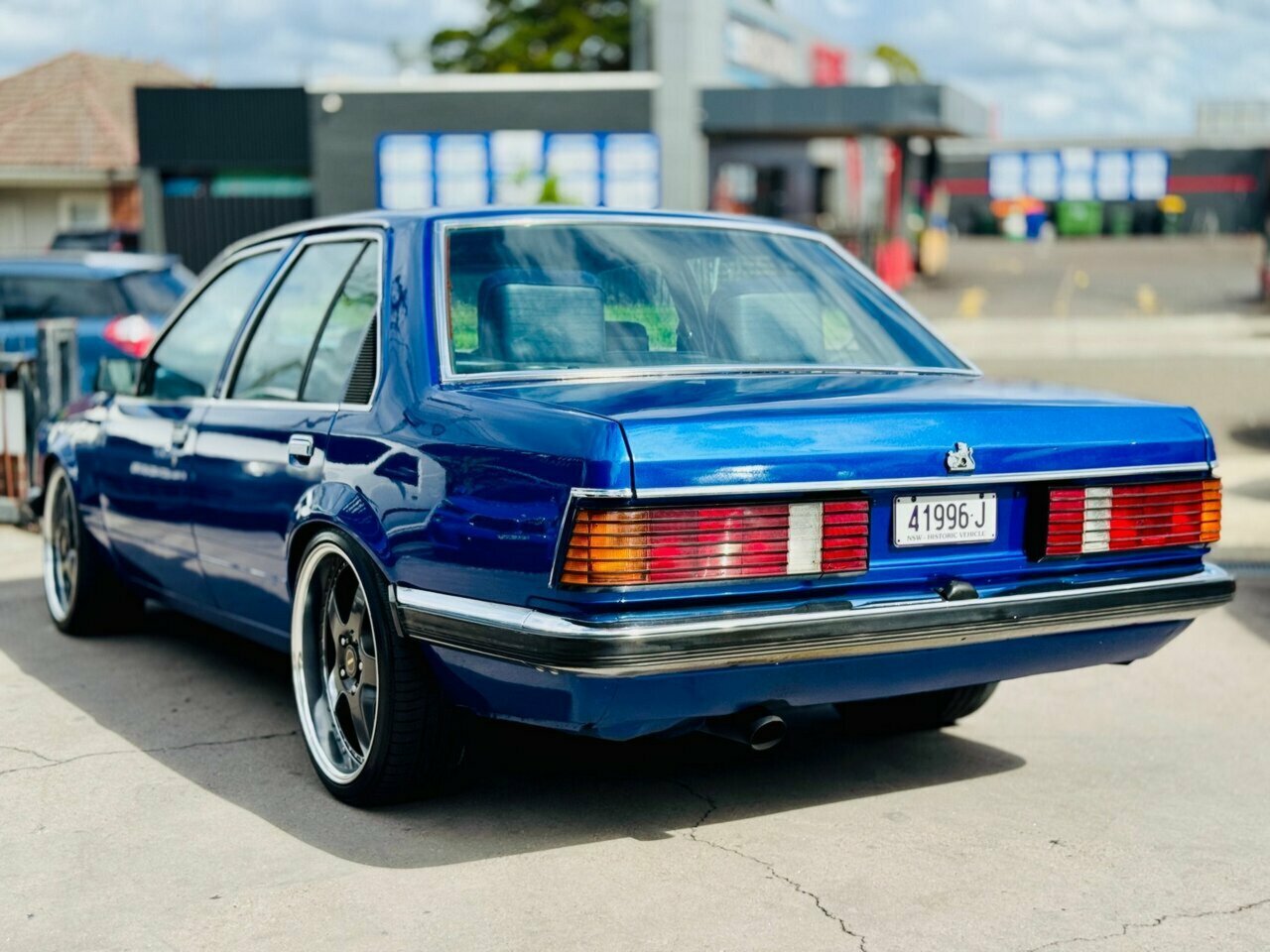 1983 HOLDEN COMMODORE VH SLE MAN 4SP 5.0 SEDAN