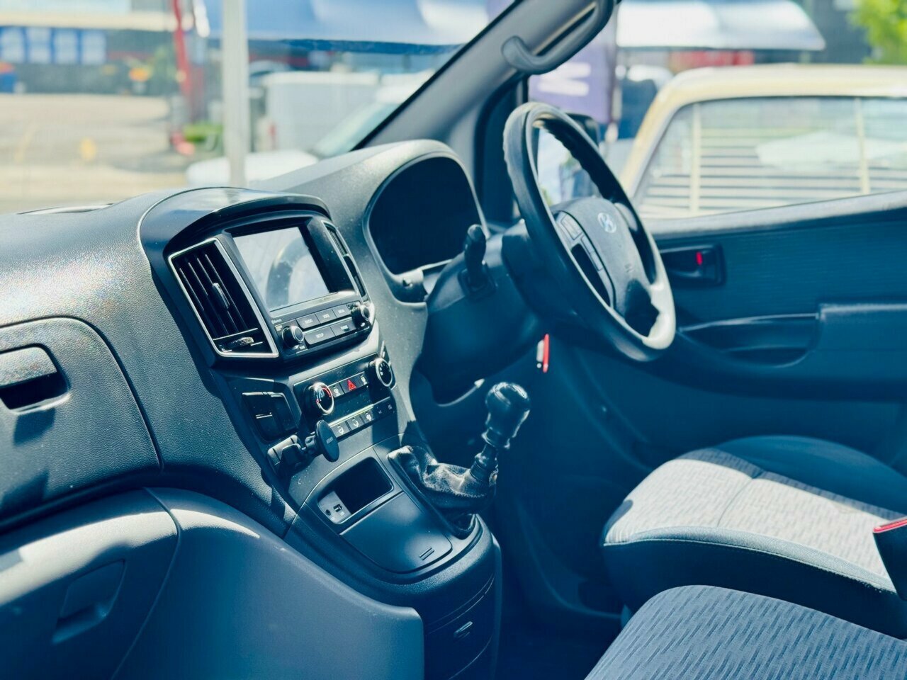 2017 HYUNDAI ILOAD 3S LIFTBACK TQ SERIES 2 (TQ3) MY17 MANUAL 4D VAN