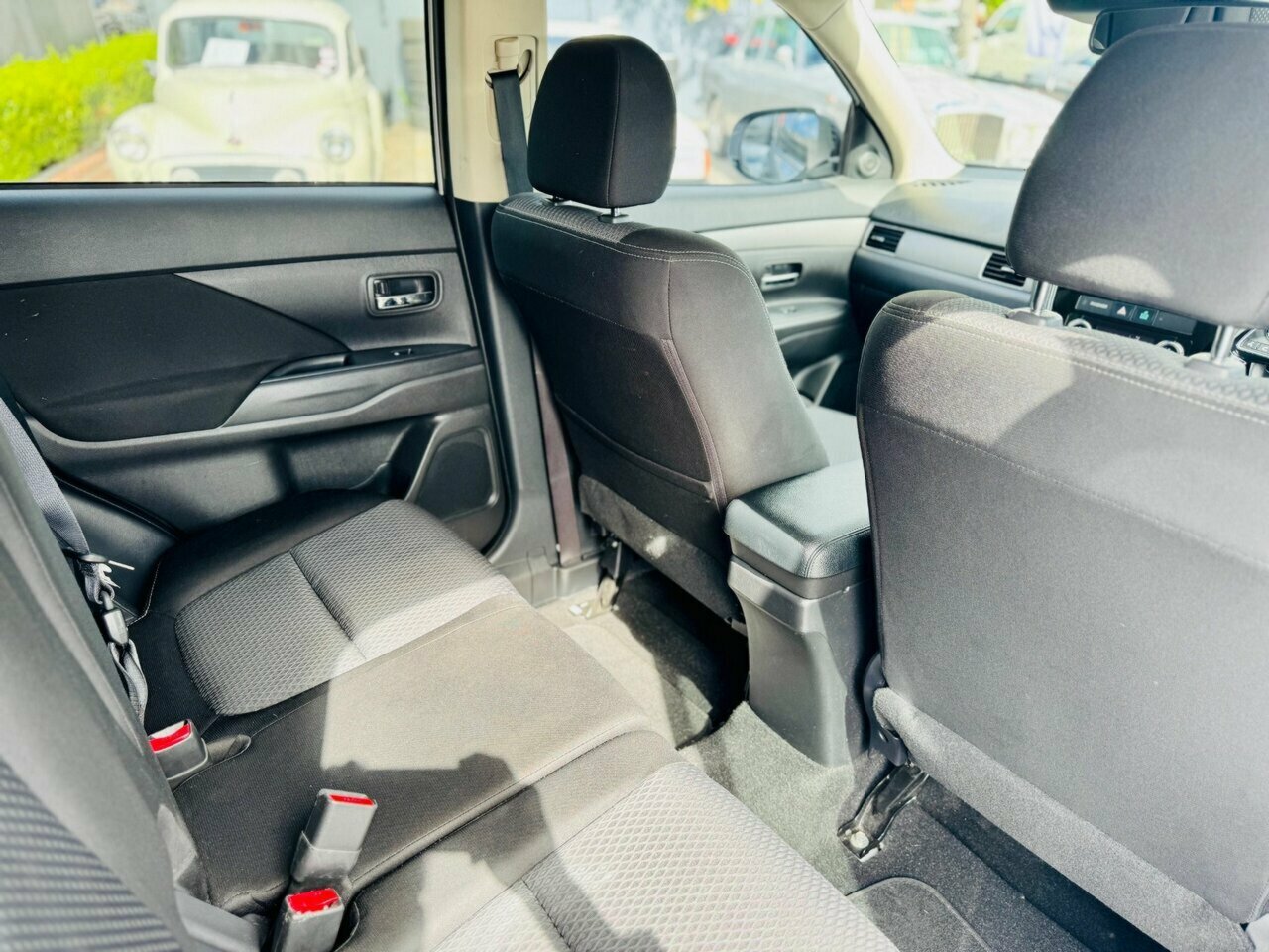 2018 MITSUBISHI OUTLANDER LS 7 SEAT (AWD) ZL MY18.5 AUTOMATIC 4D WAGON