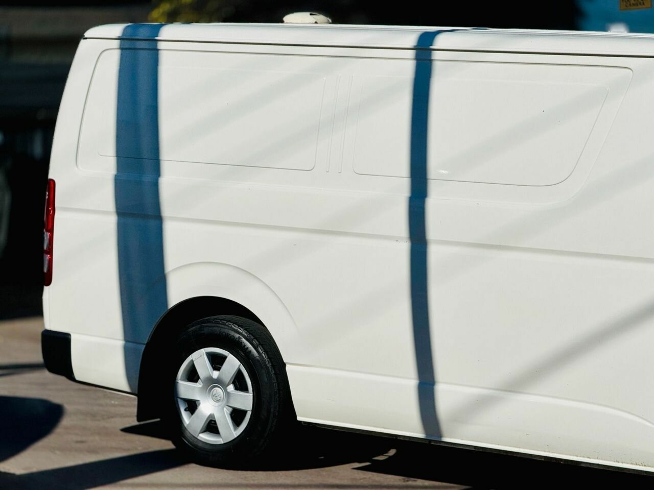 2017 TOYOTA HIACE LWB KDH201R MY16 AUTOMATIC 4D VAN