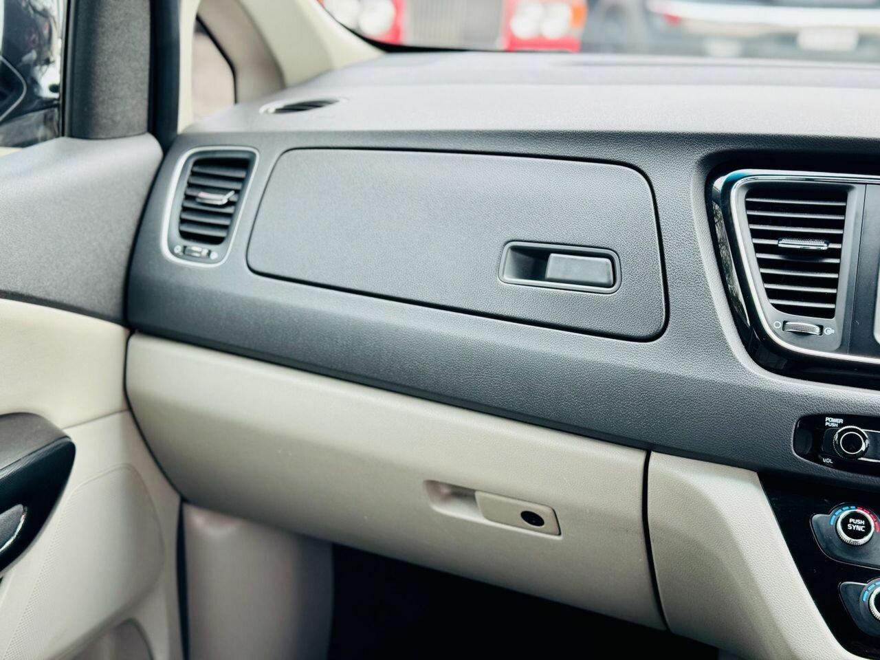 2017 KIA CARNIVAL SLI YP MY17 AUTOMATIC 4D WAGON