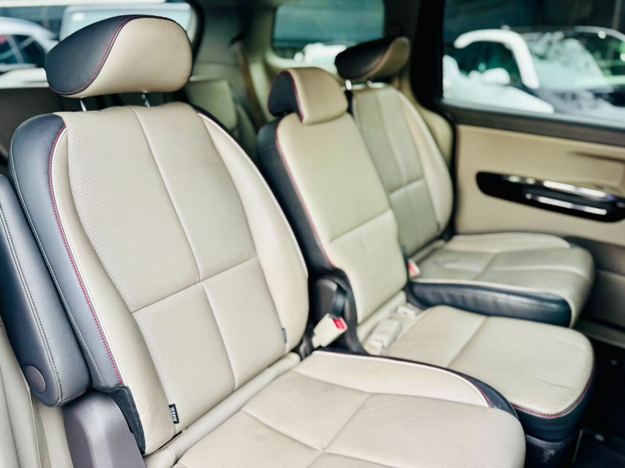 2017 KIA CARNIVAL SLI YP MY17 AUTOMATIC 4D WAGON