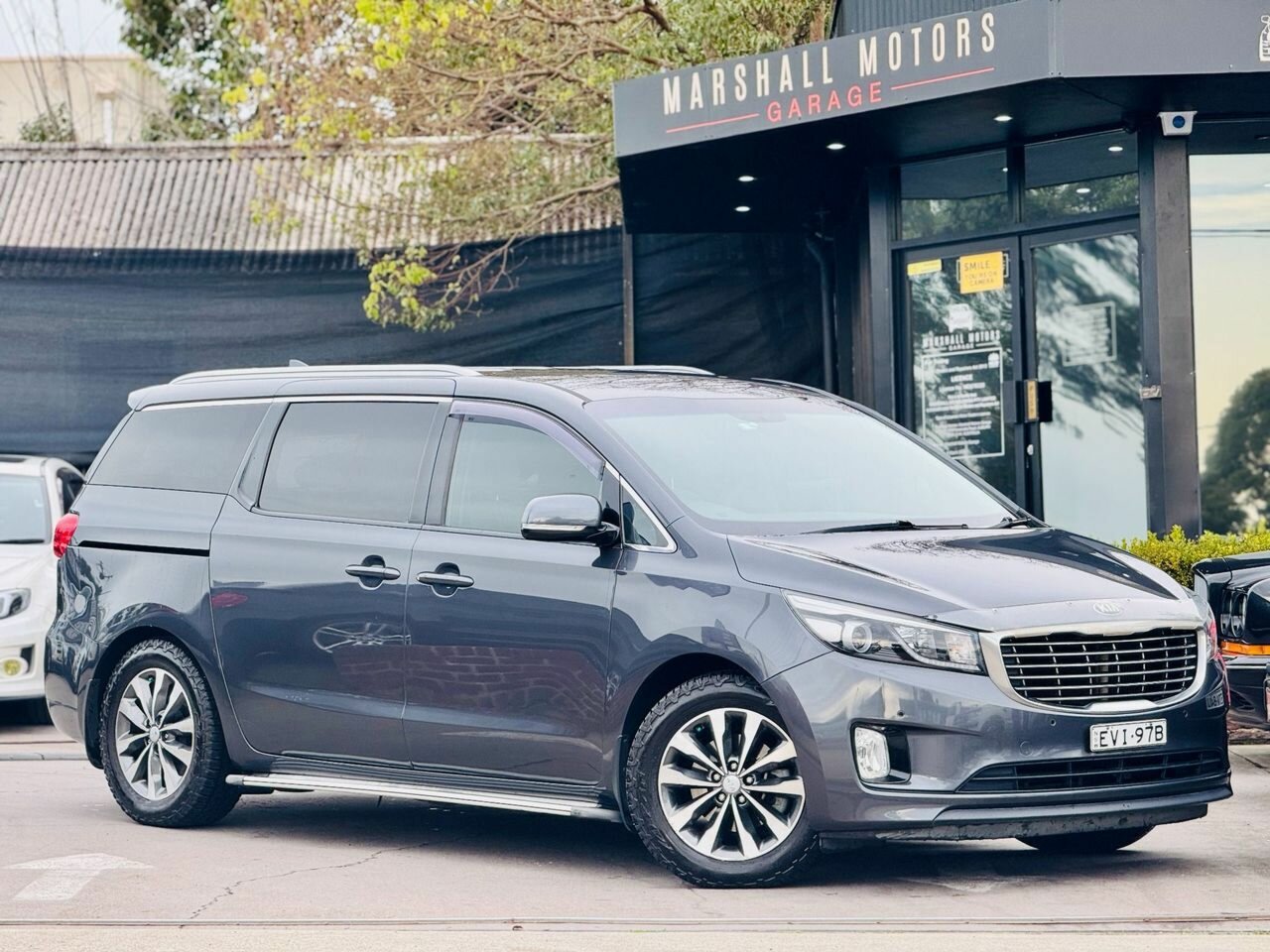 2017 KIA CARNIVAL SLI YP MY17 AUTOMATIC 4D WAGON