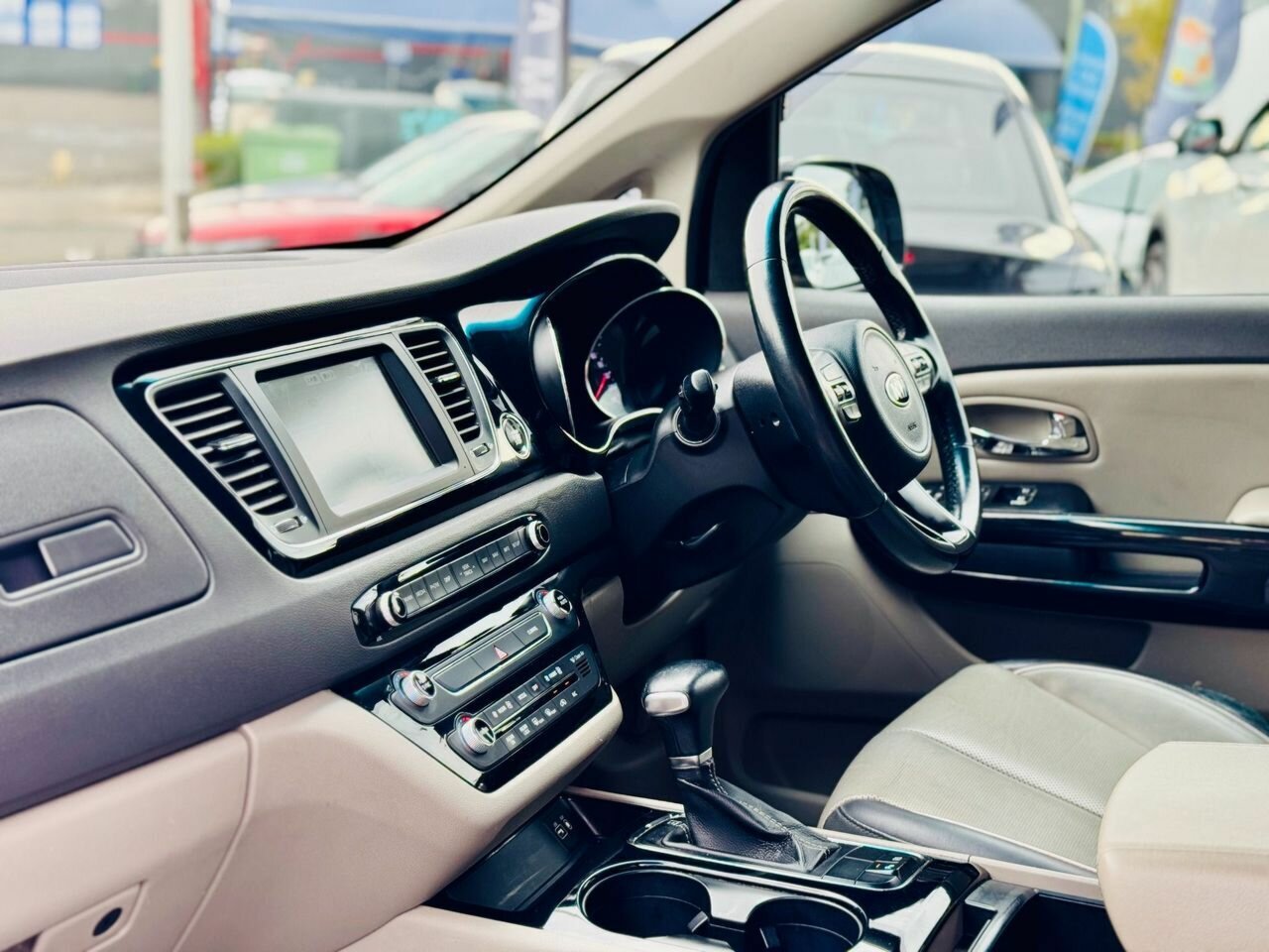 2017 KIA CARNIVAL SLI YP MY17 AUTOMATIC 4D WAGON