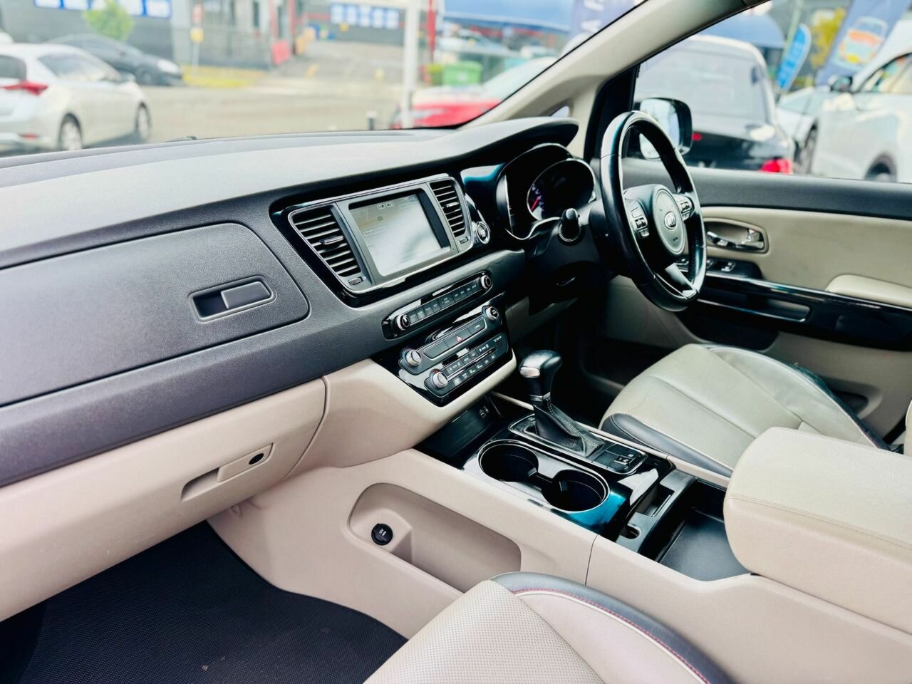 2017 KIA CARNIVAL SLI YP MY17 AUTOMATIC 4D WAGON