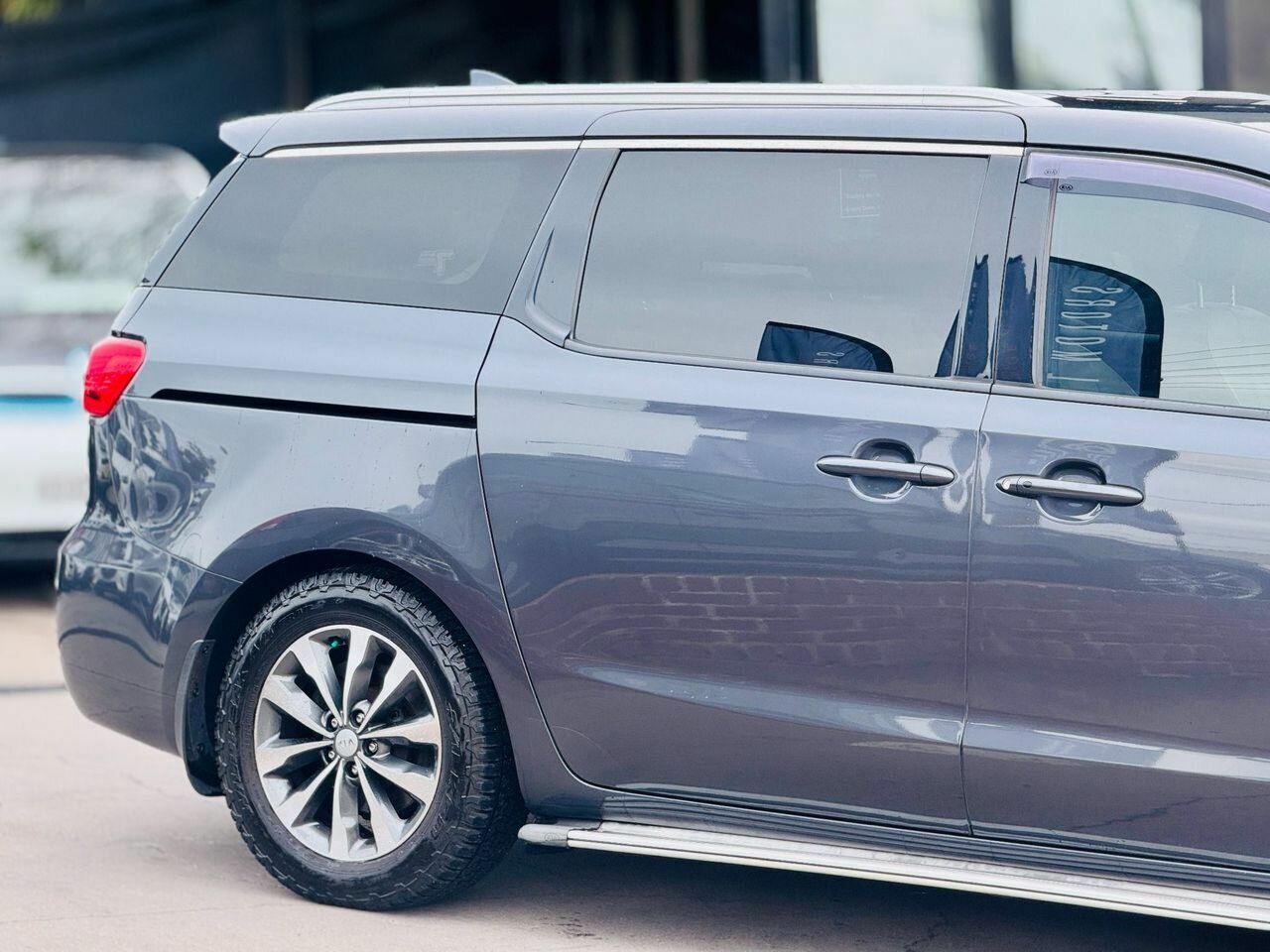 2017 KIA CARNIVAL SLI YP MY17 AUTOMATIC 4D WAGON