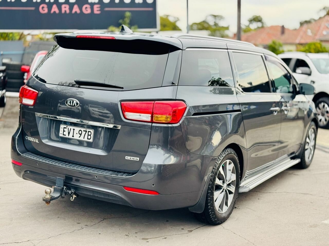 2017 KIA CARNIVAL SLI YP MY17 AUTOMATIC 4D WAGON