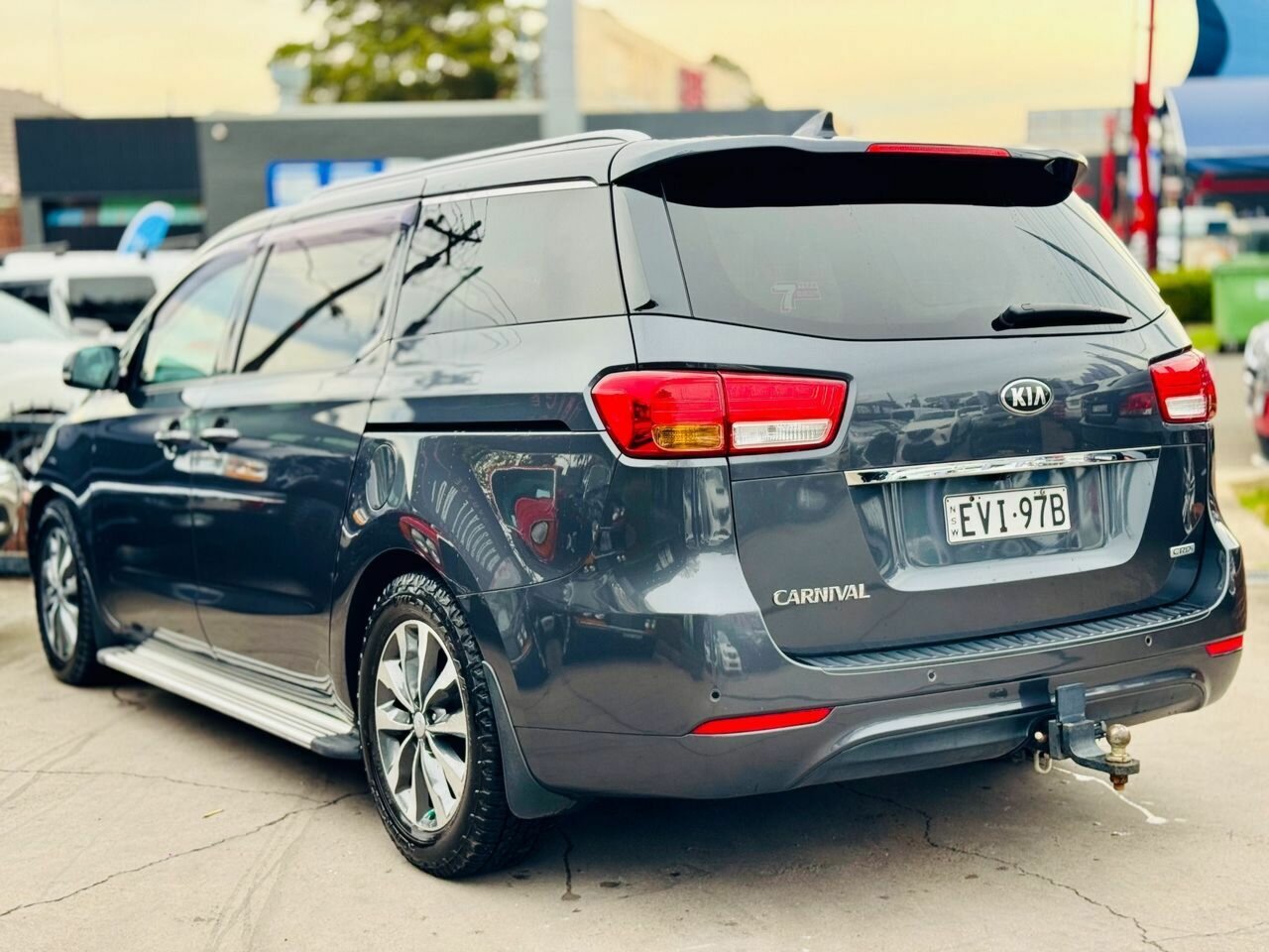 2017 KIA CARNIVAL SLI YP MY17 AUTOMATIC 4D WAGON