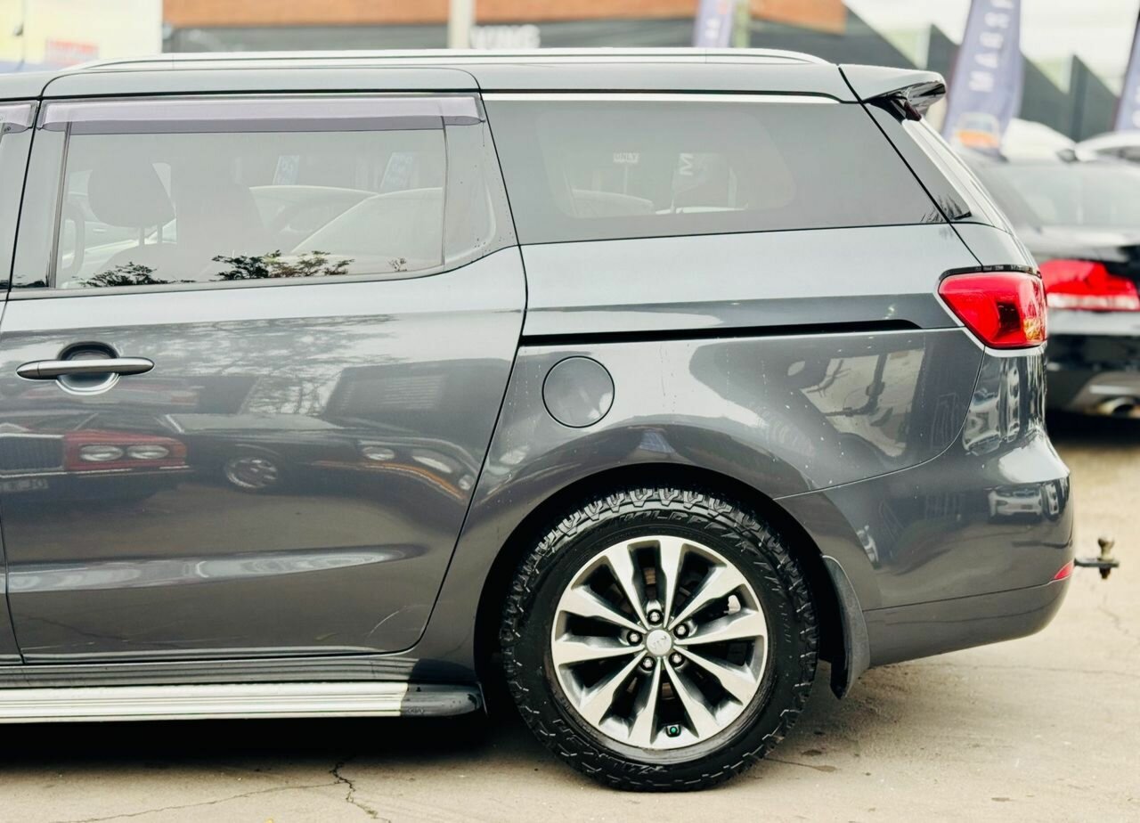 2017 KIA CARNIVAL SLI YP MY17 AUTOMATIC 4D WAGON