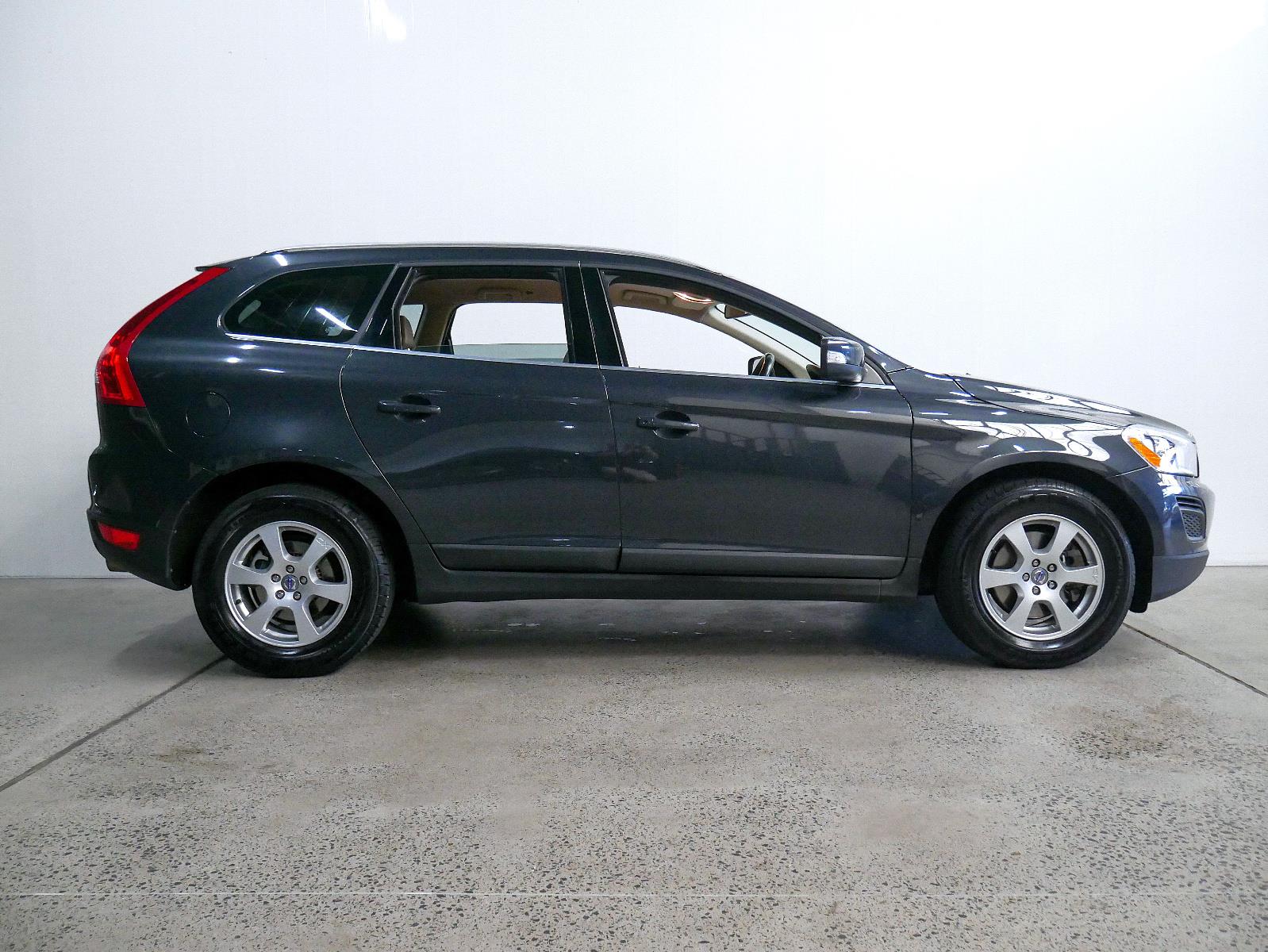 2011 VOLVO XC60 DZ MY11 3.2 6 SP AUTOMATIC GEARTRONIC 4D WAGON