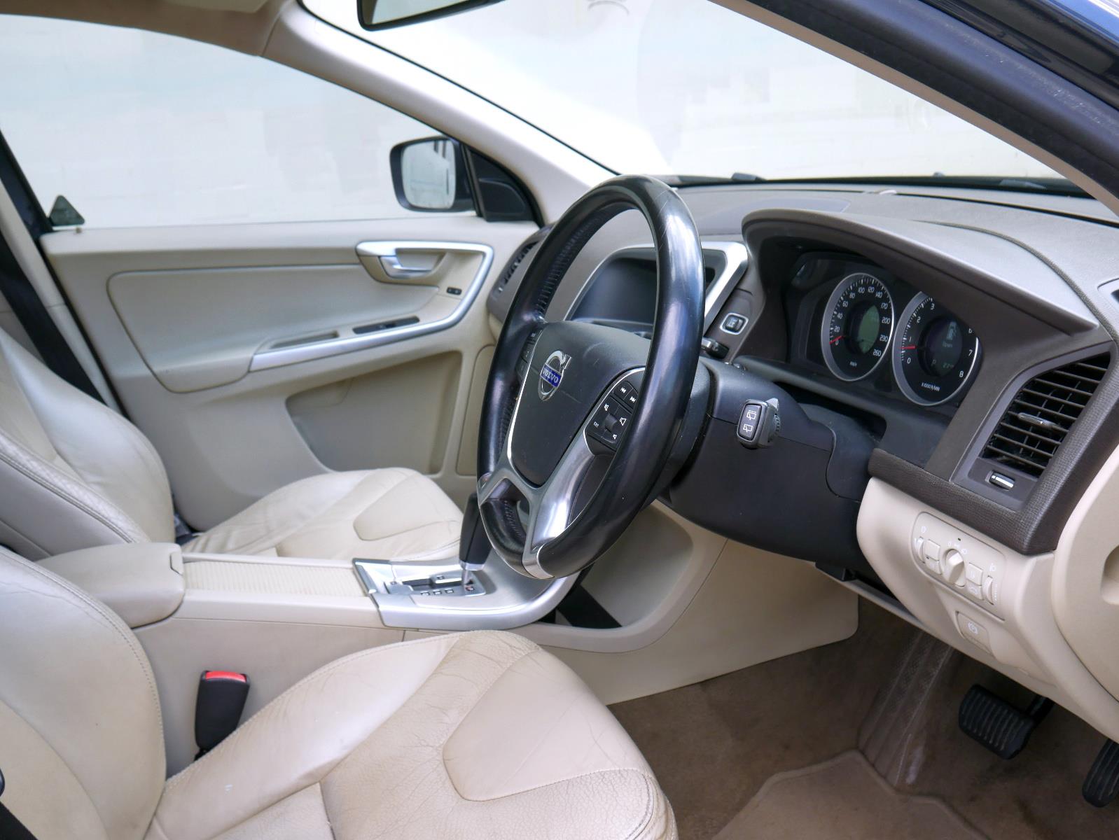 2011 VOLVO XC60 DZ MY11 3.2 6 SP AUTOMATIC GEARTRONIC 4D WAGON