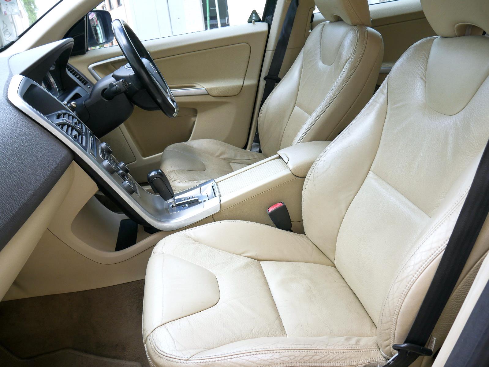 2011 VOLVO XC60 DZ MY11 3.2 6 SP AUTOMATIC GEARTRONIC 4D WAGON