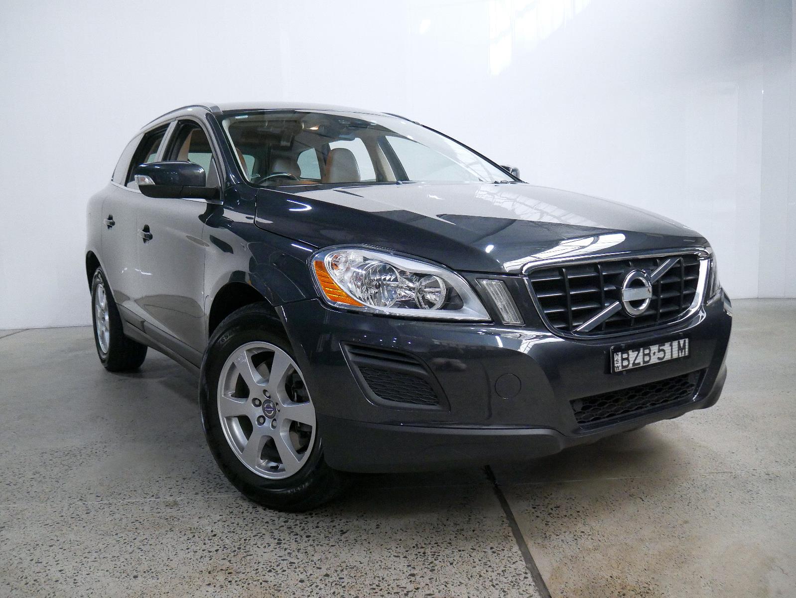 2011 VOLVO XC60 DZ MY11 3.2 6 SP AUTOMATIC GEARTRONIC 4D WAGON