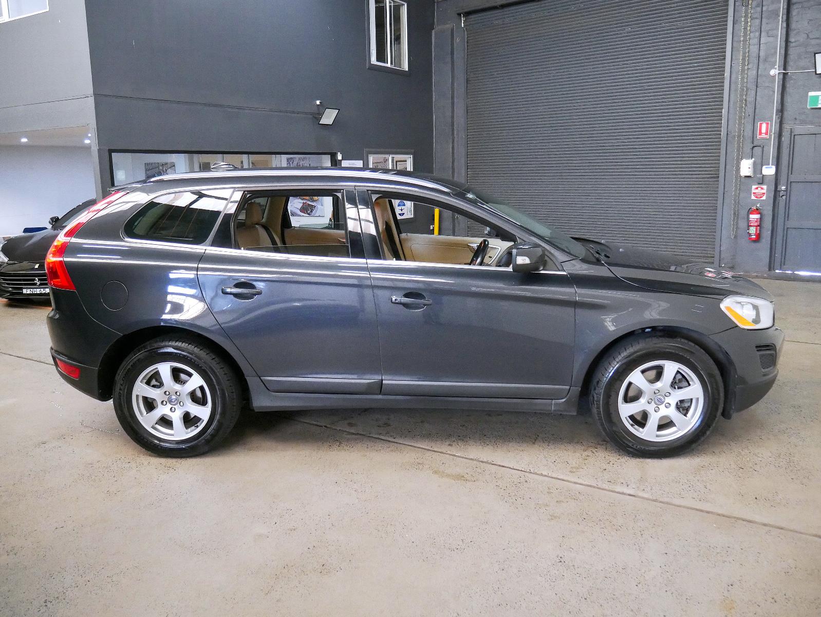 2011 VOLVO XC60 DZ MY11 3.2 6 SP AUTOMATIC GEARTRONIC 4D WAGON