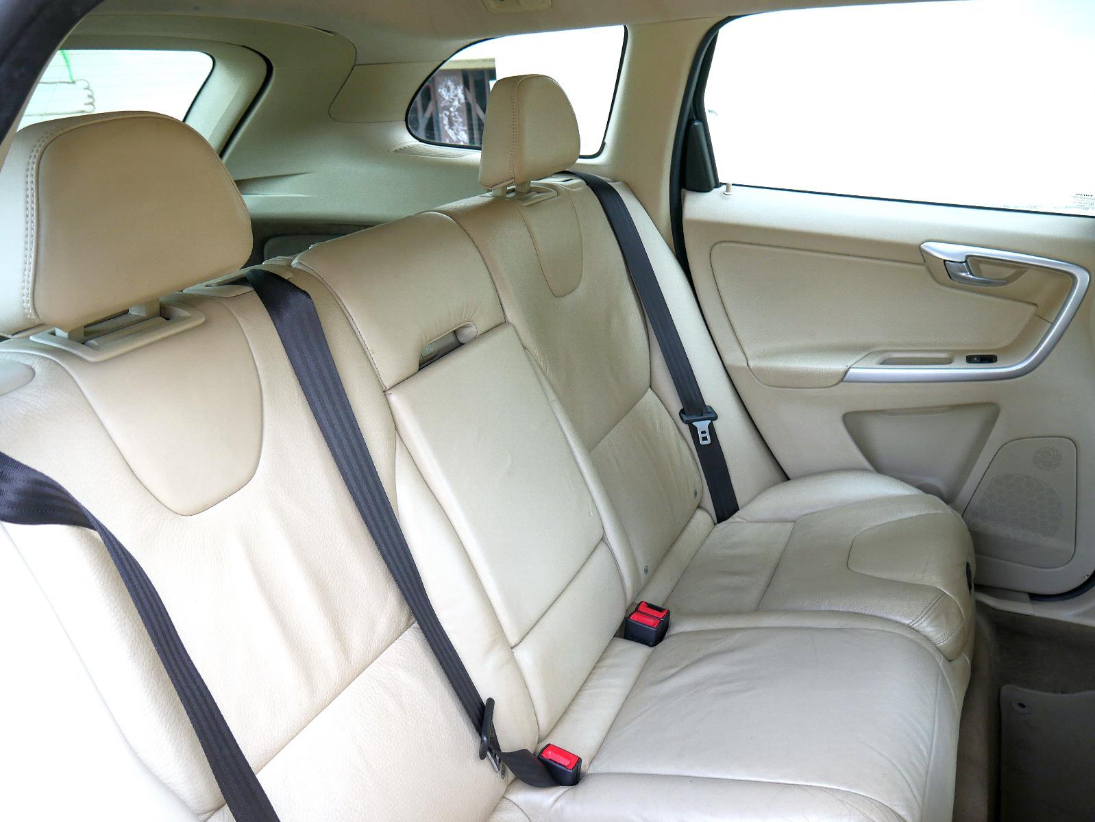 2011 VOLVO XC60 DZ MY11 3.2 6 SP AUTOMATIC GEARTRONIC 4D WAGON