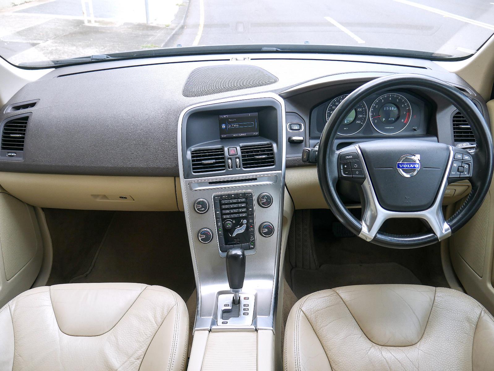 2011 VOLVO XC60 DZ MY11 3.2 6 SP AUTOMATIC GEARTRONIC 4D WAGON