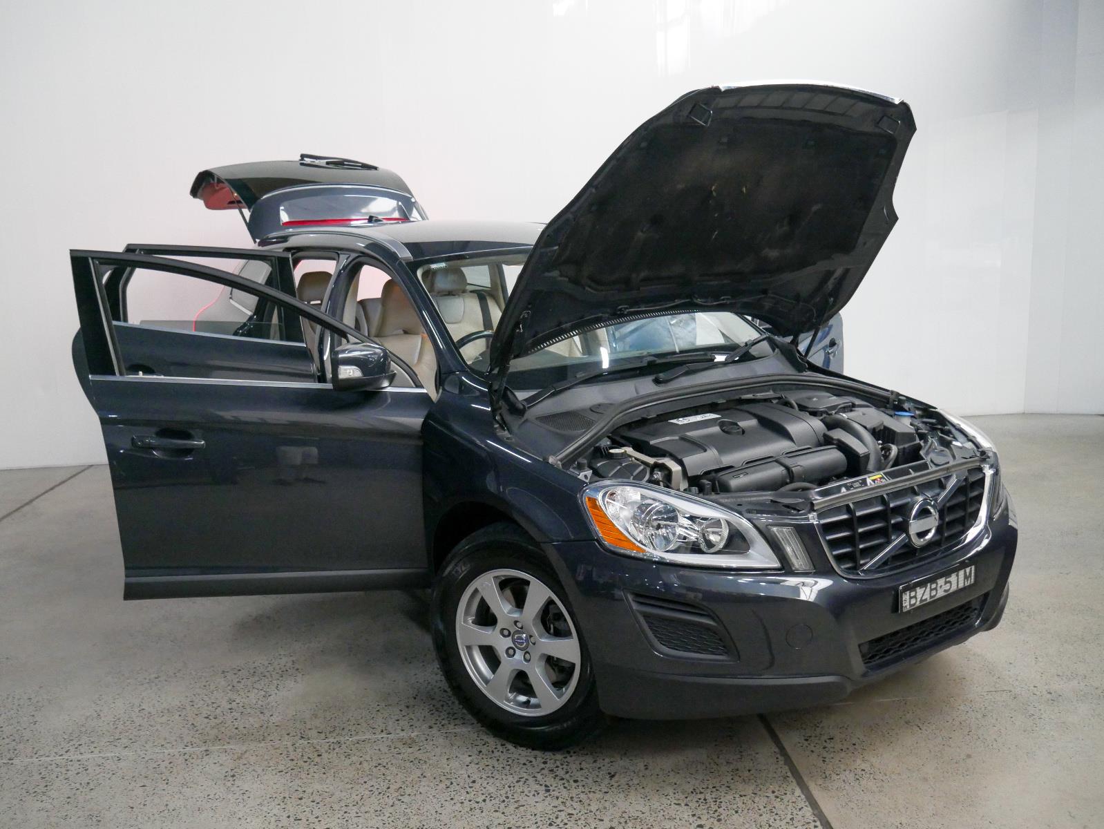 2011 VOLVO XC60 DZ MY11 3.2 6 SP AUTOMATIC GEARTRONIC 4D WAGON