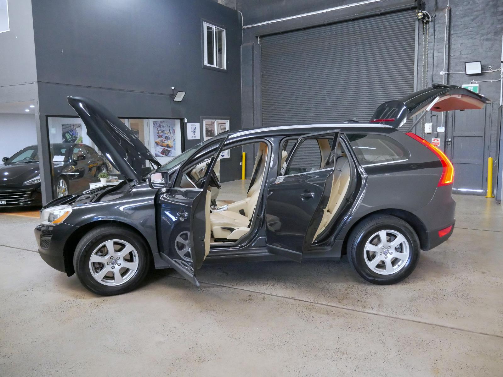 2011 VOLVO XC60 DZ MY11 3.2 6 SP AUTOMATIC GEARTRONIC 4D WAGON