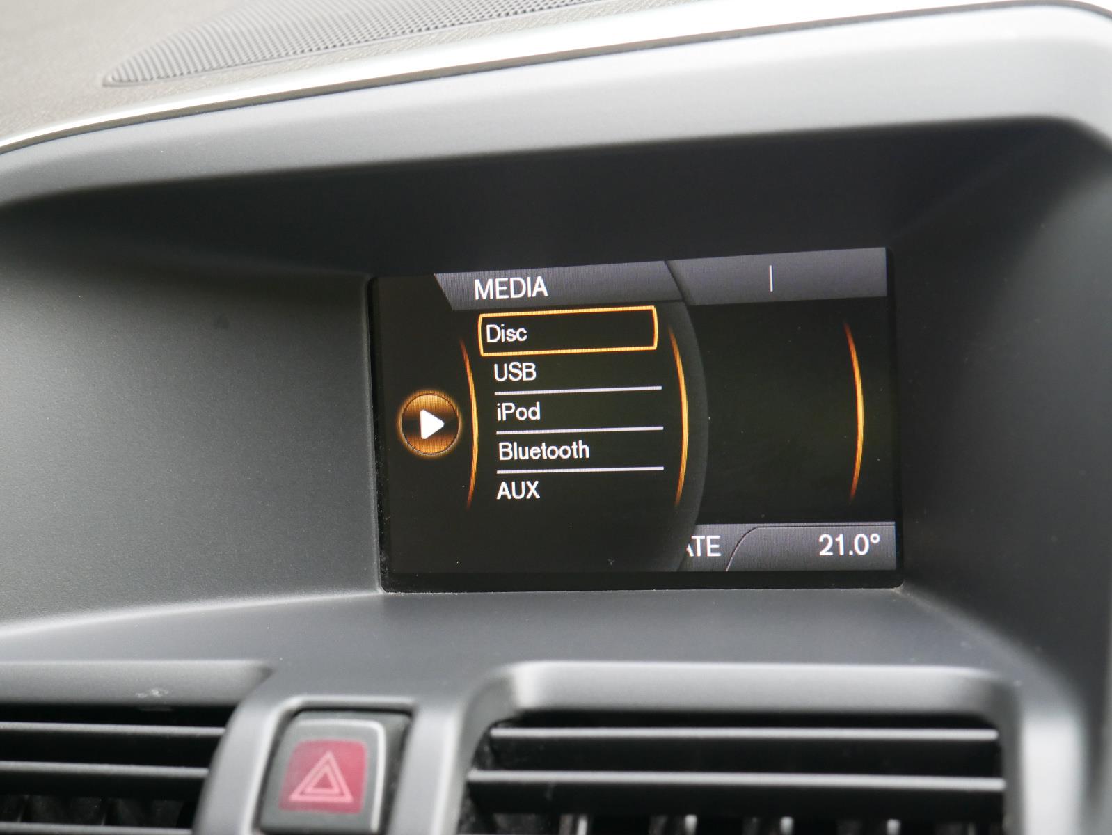 2011 VOLVO XC60 DZ MY11 3.2 6 SP AUTOMATIC GEARTRONIC 4D WAGON