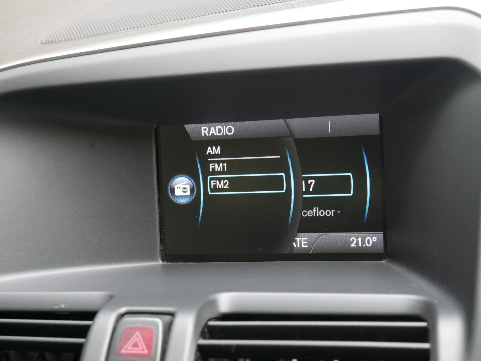 2011 VOLVO XC60 DZ MY11 3.2 6 SP AUTOMATIC GEARTRONIC 4D WAGON