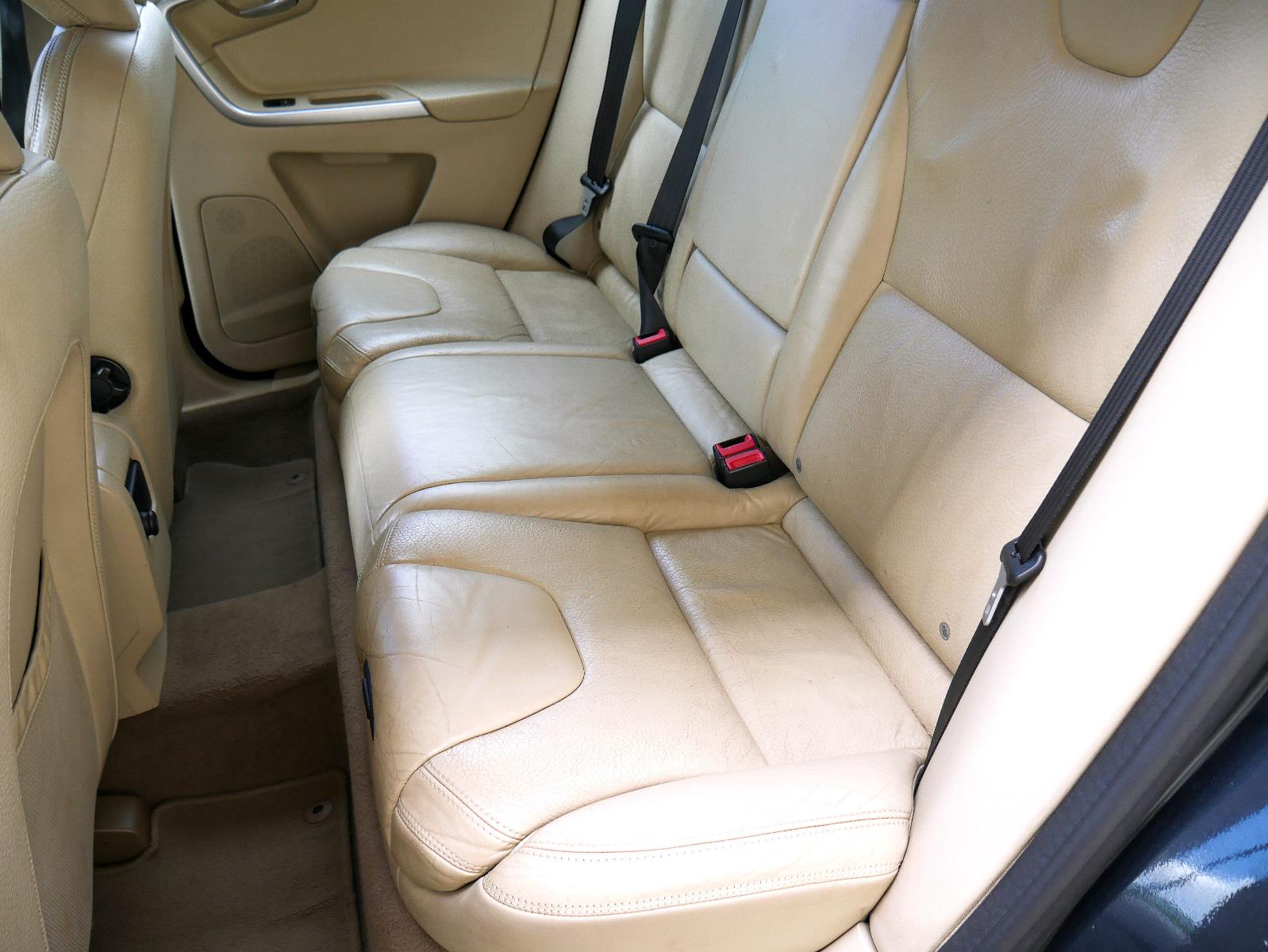 2011 VOLVO XC60 DZ MY11 3.2 6 SP AUTOMATIC GEARTRONIC 4D WAGON