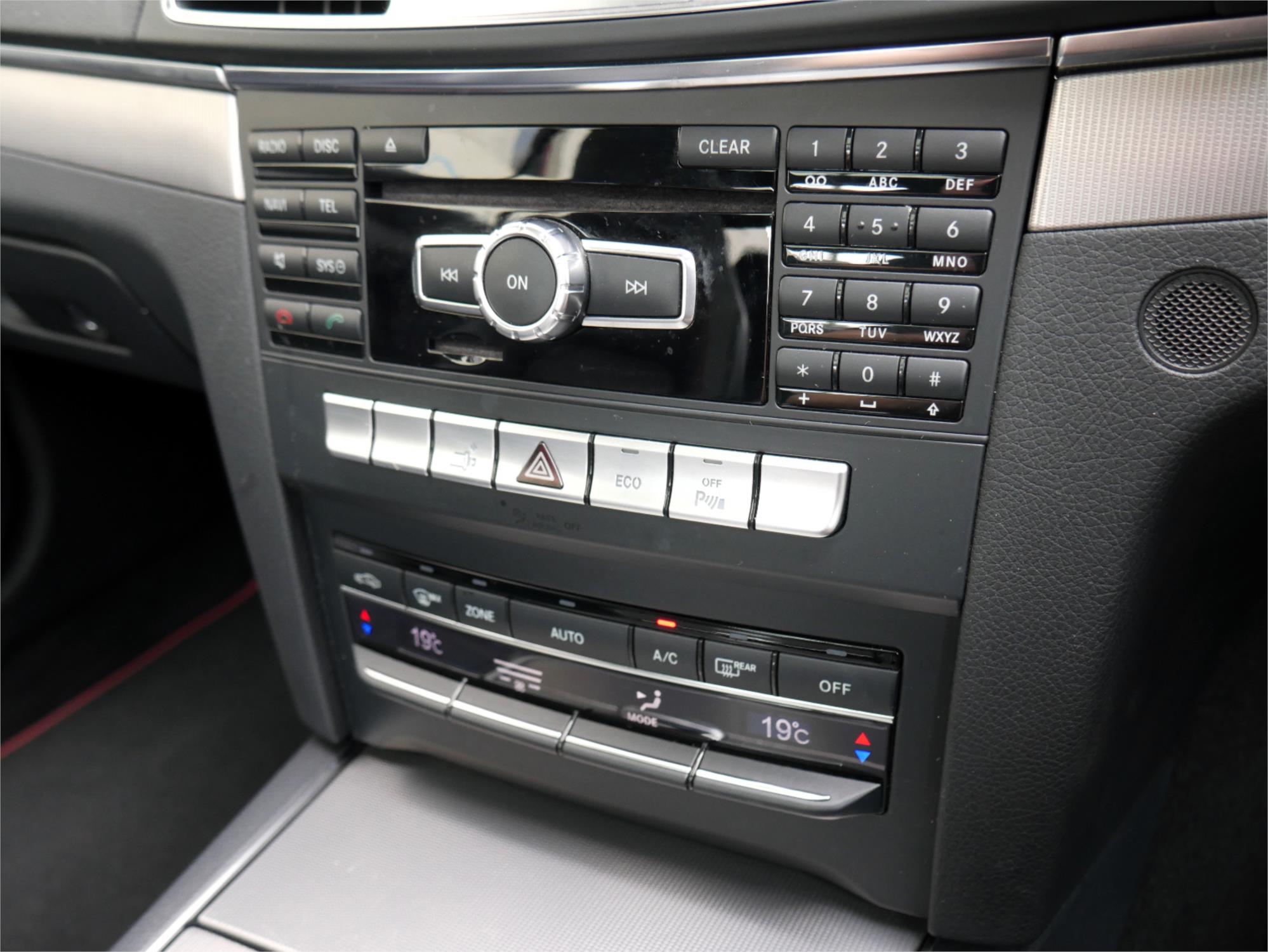 2013 MERCEDES-BENZ E400 207 MY13 7 SP AUTOMATIC 2D COUPE