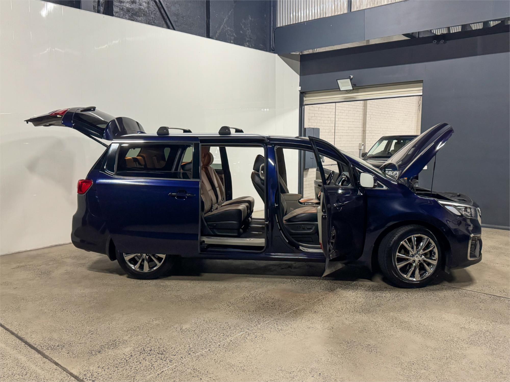 2018 KIA CARNIVAL YP PE MY19 PLATINUM 8 SP AUTOMATIC 4D WAGON