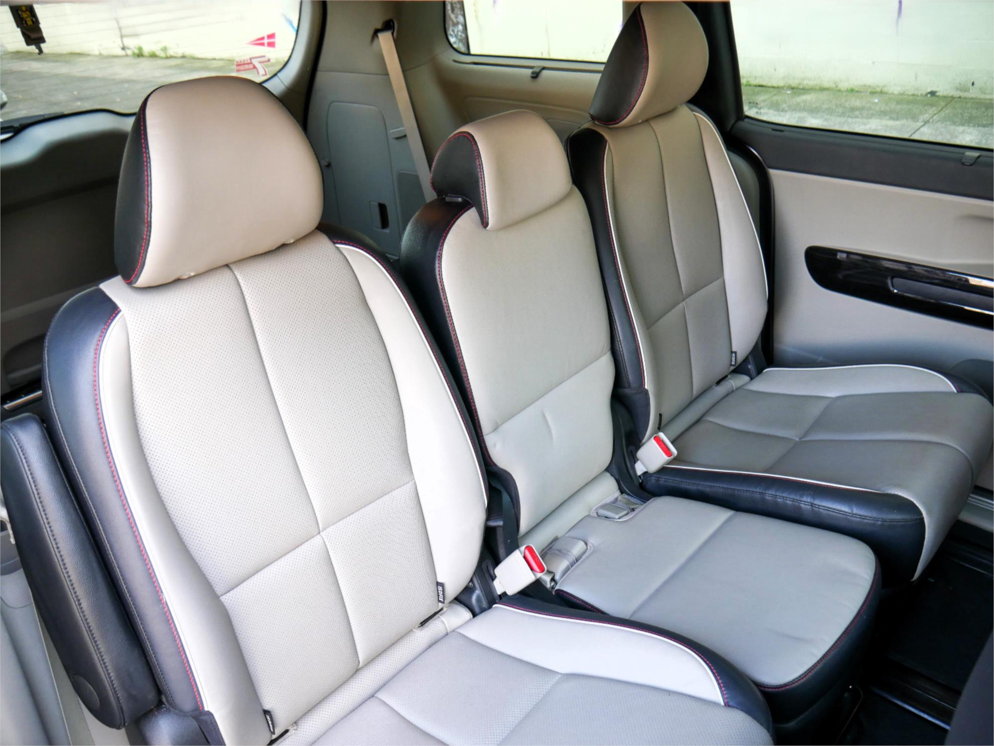2018 KIA CARNIVAL YP PE MY19 PLATINUM 8 SP AUTOMATIC 4D WAGON