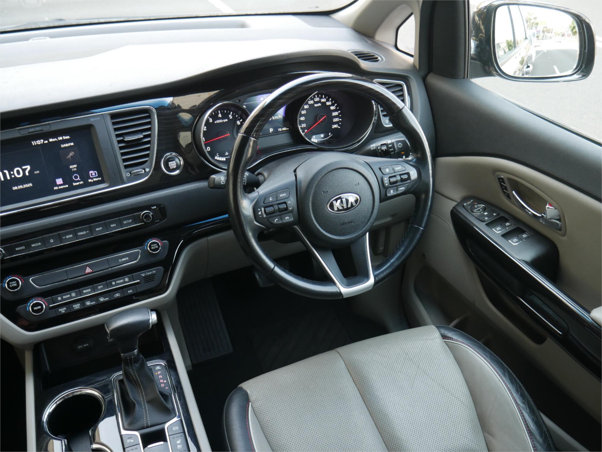 2018 KIA CARNIVAL YP PE MY19 PLATINUM 8 SP AUTOMATIC 4D WAGON