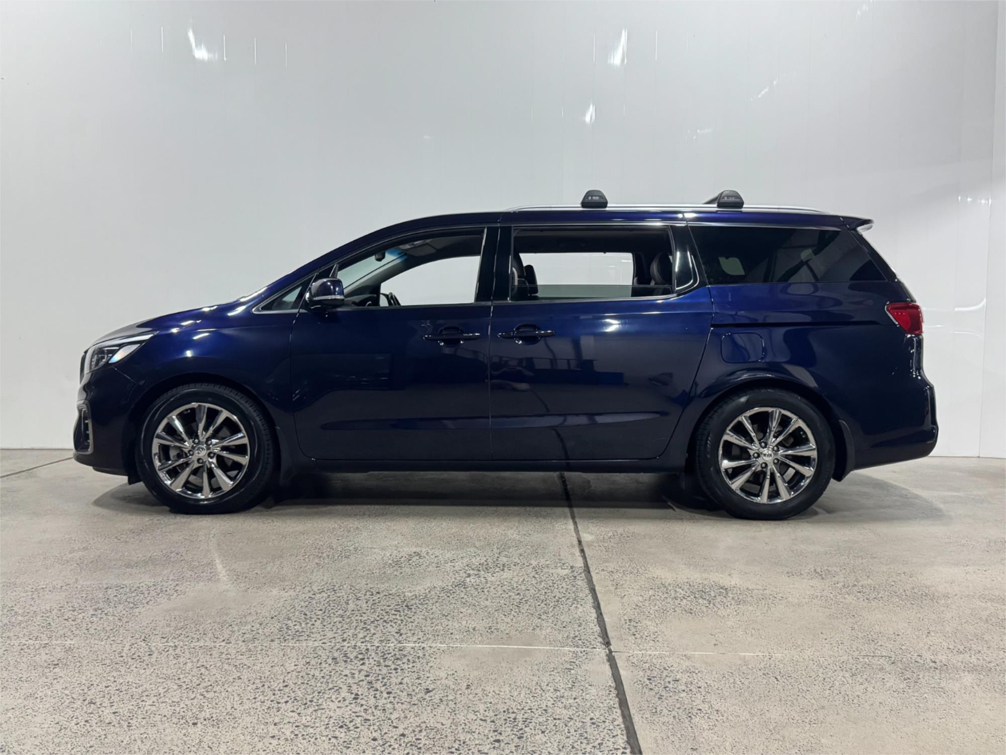 2018 KIA CARNIVAL YP PE MY19 PLATINUM 8 SP AUTOMATIC 4D WAGON
