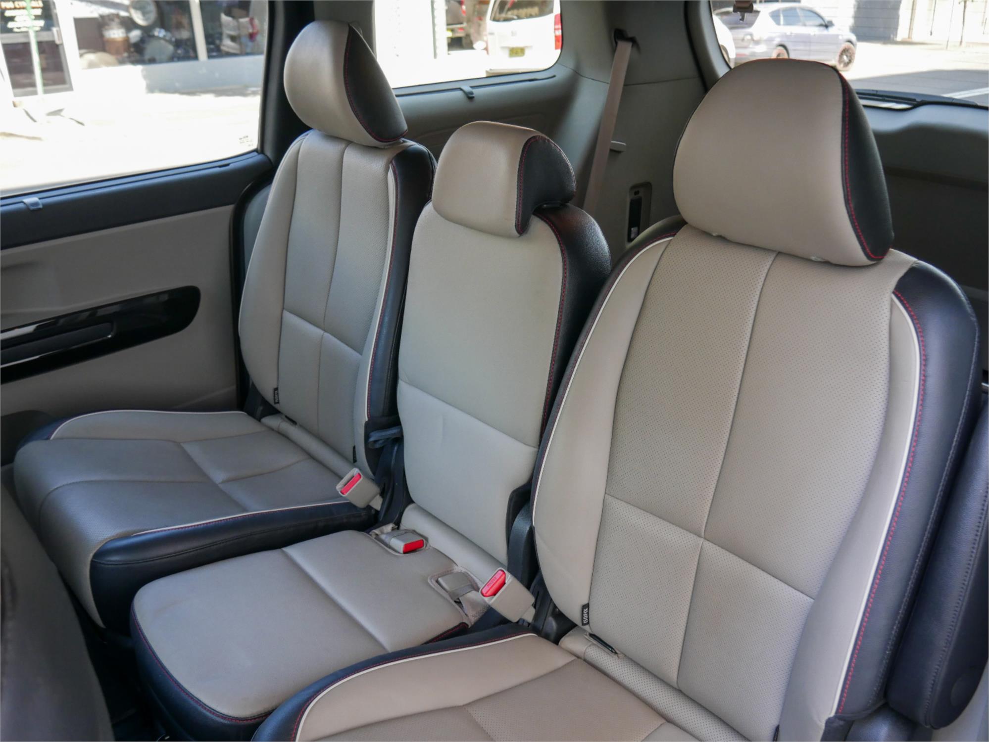 2018 KIA CARNIVAL YP PE MY19 PLATINUM 8 SP AUTOMATIC 4D WAGON