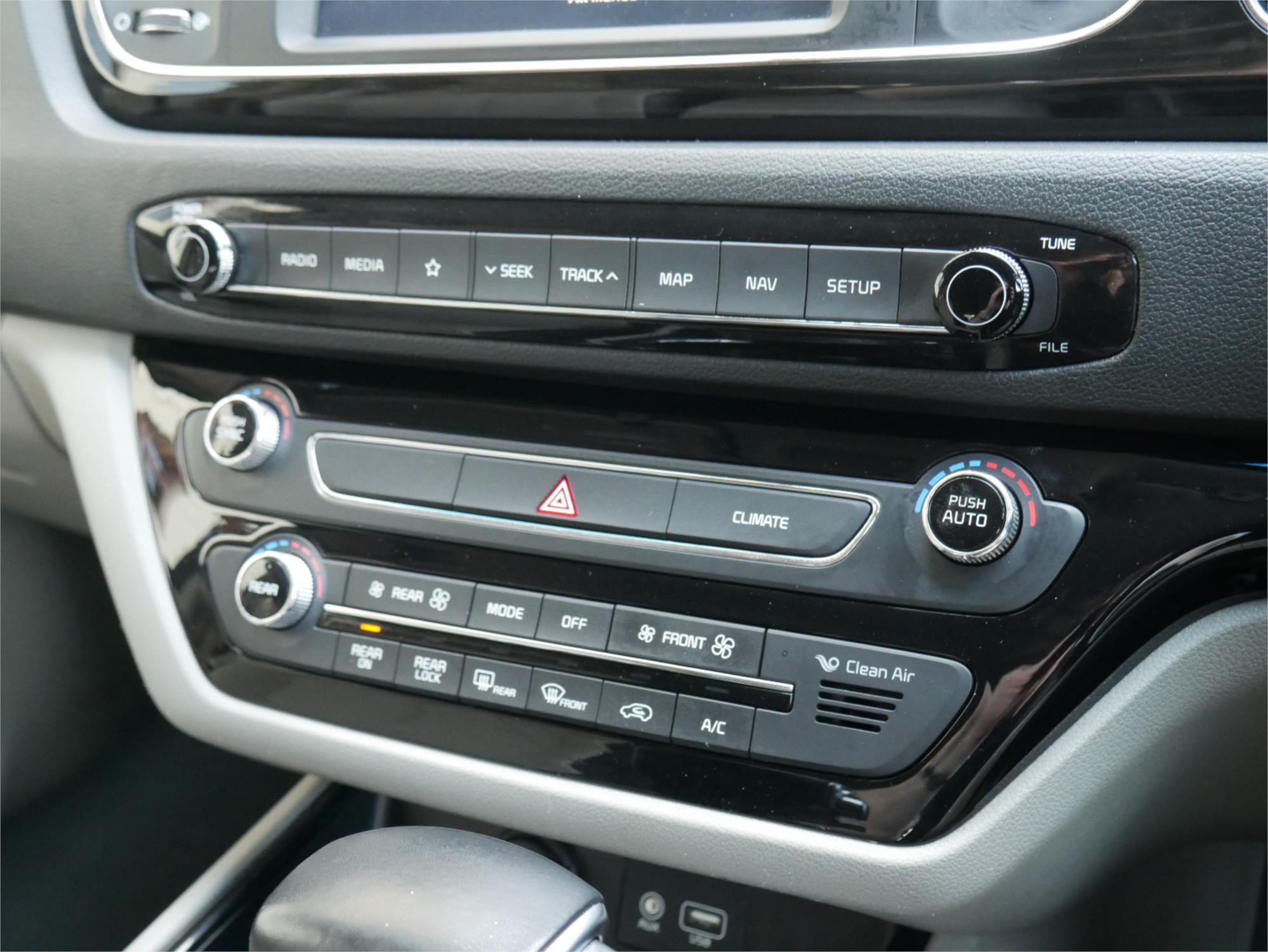 2018 KIA CARNIVAL YP PE MY19 PLATINUM 8 SP AUTOMATIC 4D WAGON