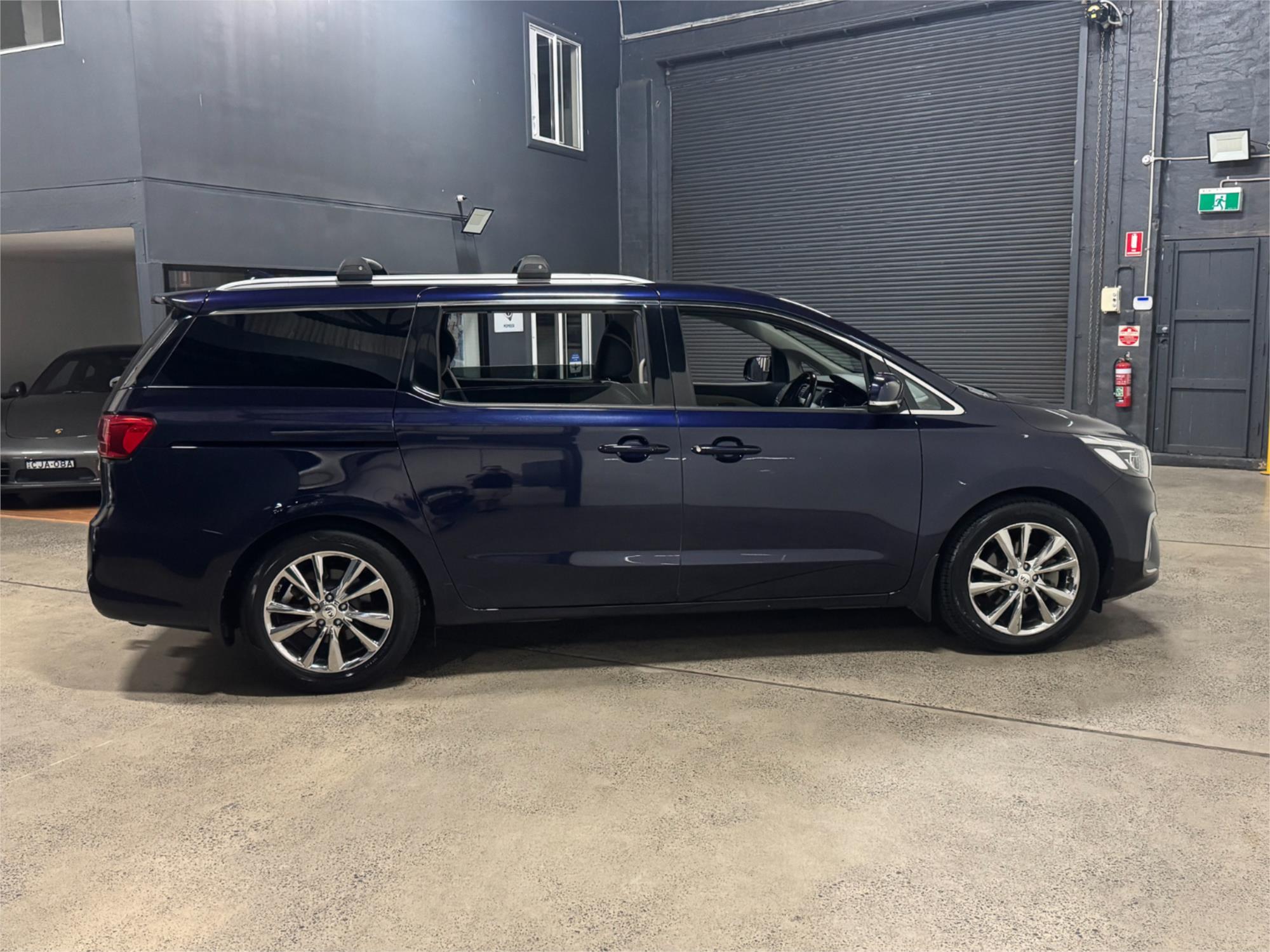 2018 KIA CARNIVAL YP PE MY19 PLATINUM 8 SP AUTOMATIC 4D WAGON