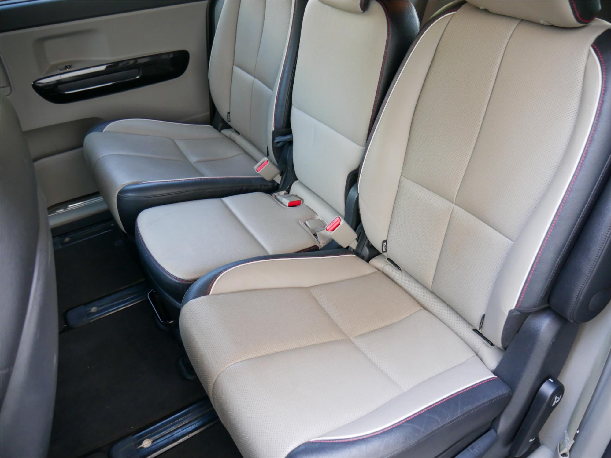 2018 KIA CARNIVAL YP PE MY19 PLATINUM 8 SP AUTOMATIC 4D WAGON