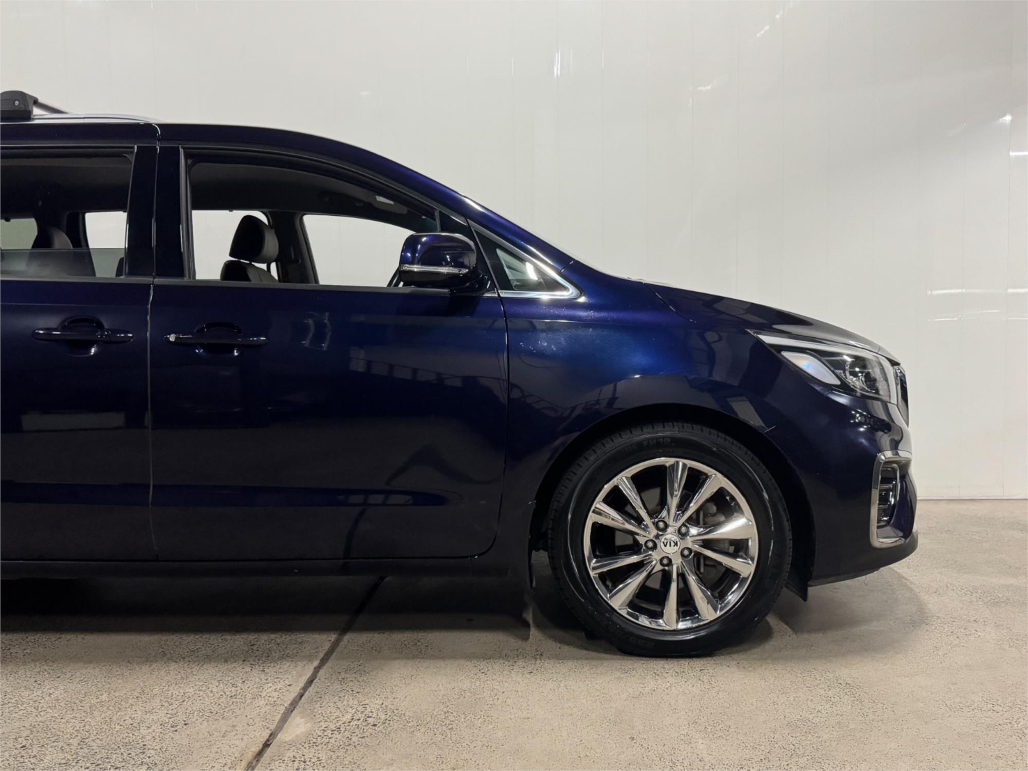 2018 KIA CARNIVAL YP PE MY19 PLATINUM 8 SP AUTOMATIC 4D WAGON
