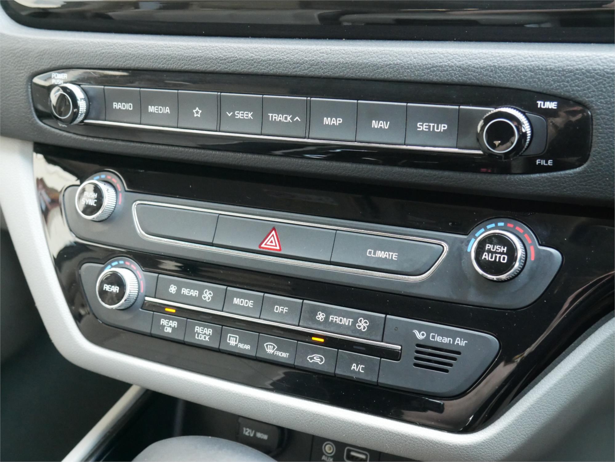 2018 KIA CARNIVAL YP PE MY19 PLATINUM 8 SP AUTOMATIC 4D WAGON