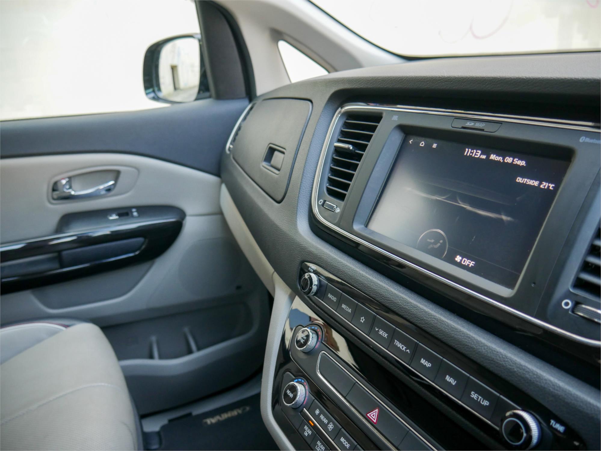 2018 KIA CARNIVAL YP PE MY19 PLATINUM 8 SP AUTOMATIC 4D WAGON