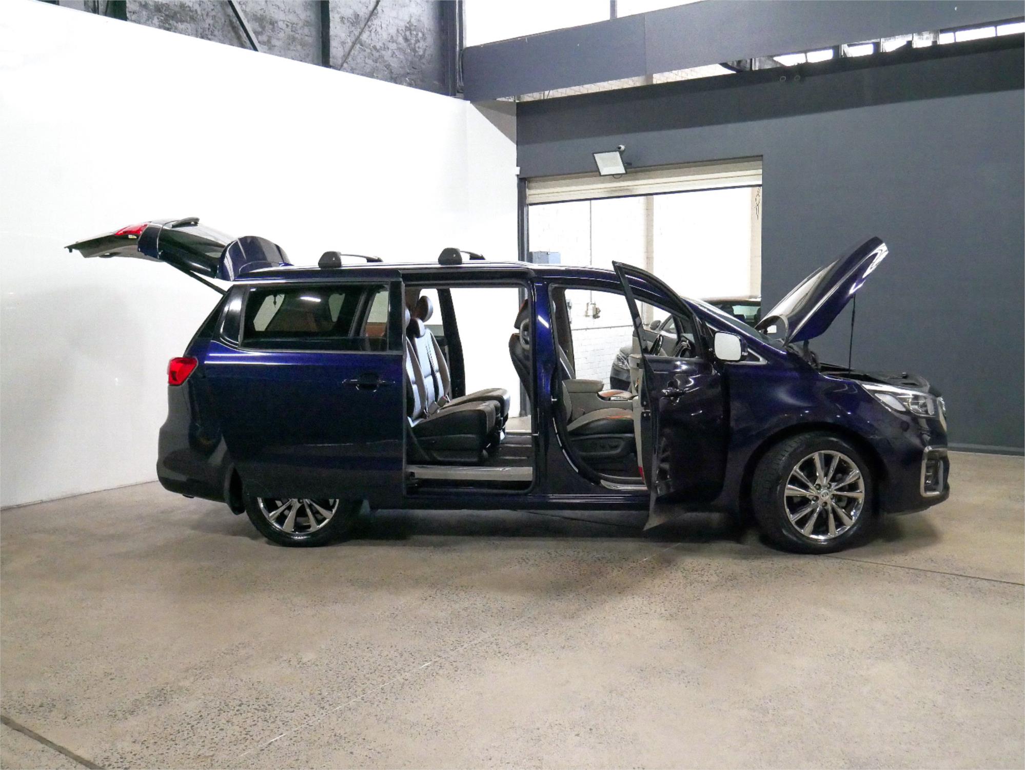 2018 KIA CARNIVAL YP PE MY19 PLATINUM 8 SP AUTOMATIC 4D WAGON