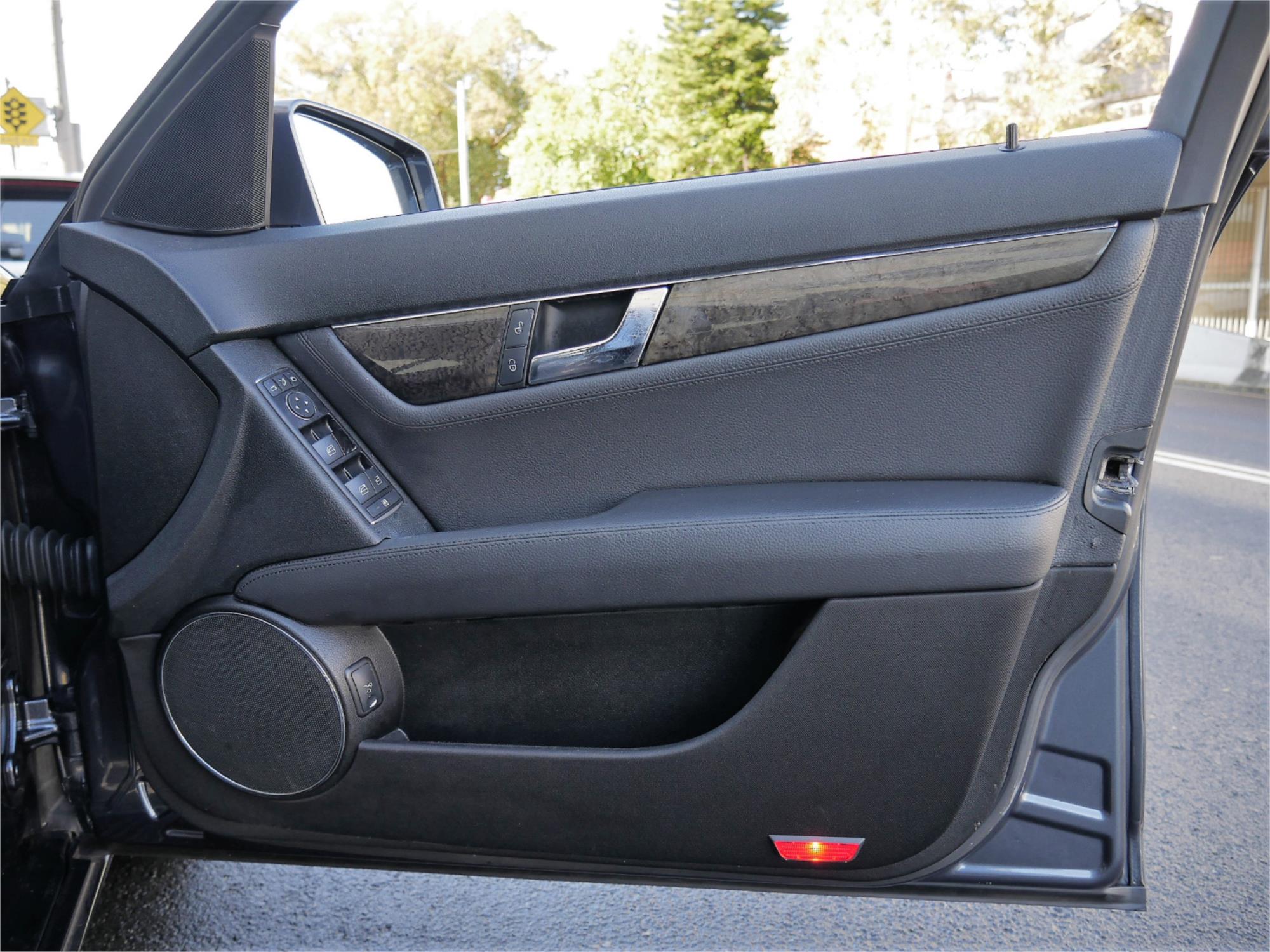 2009 MERCEDES-BENZ C200 W204 KOMPRESSOR AVANTGARDE 5 SP AUTOMATIC TIPSHIFT 4D SEDAN
